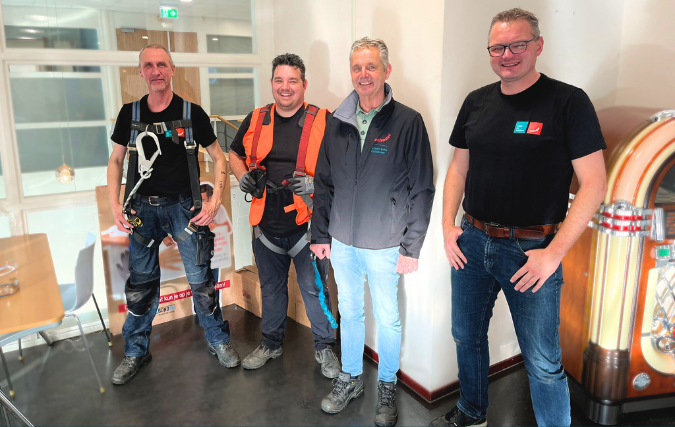 Aad en zijn team van servicetechnici