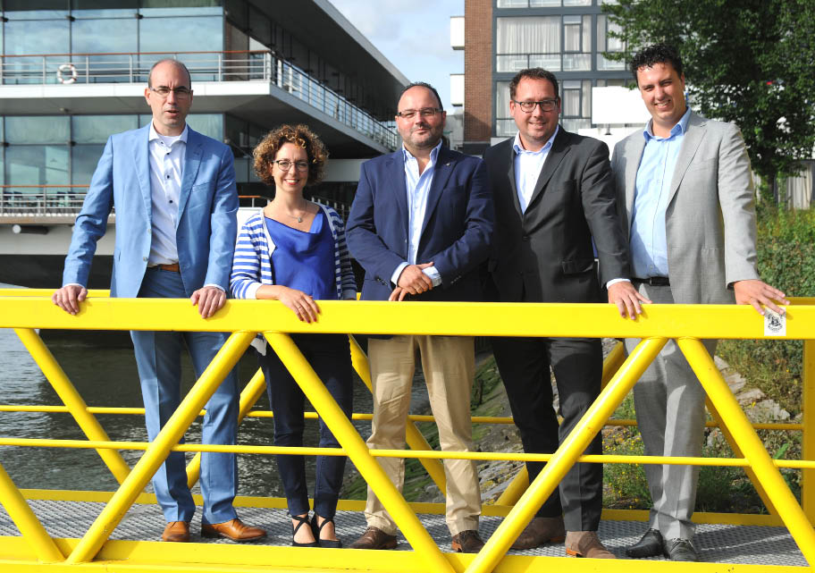 Waar blijft de minister van ICT?