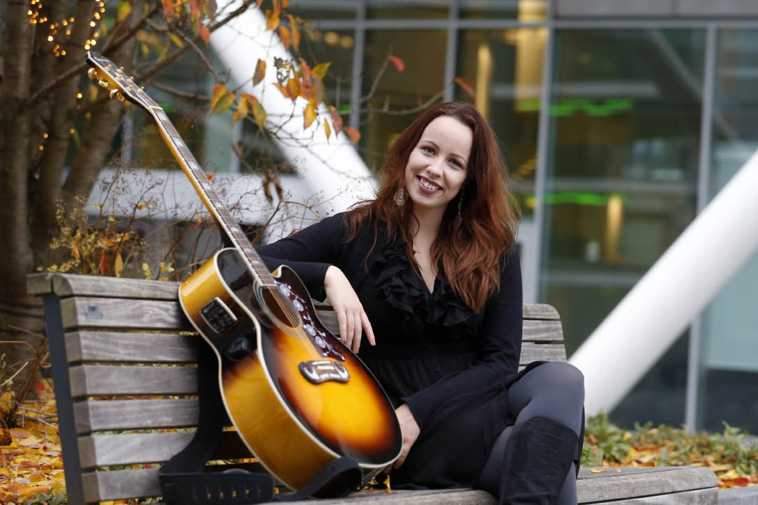 ‘Tijdens een verhuizing vond ik een oude gitaar op zolder’