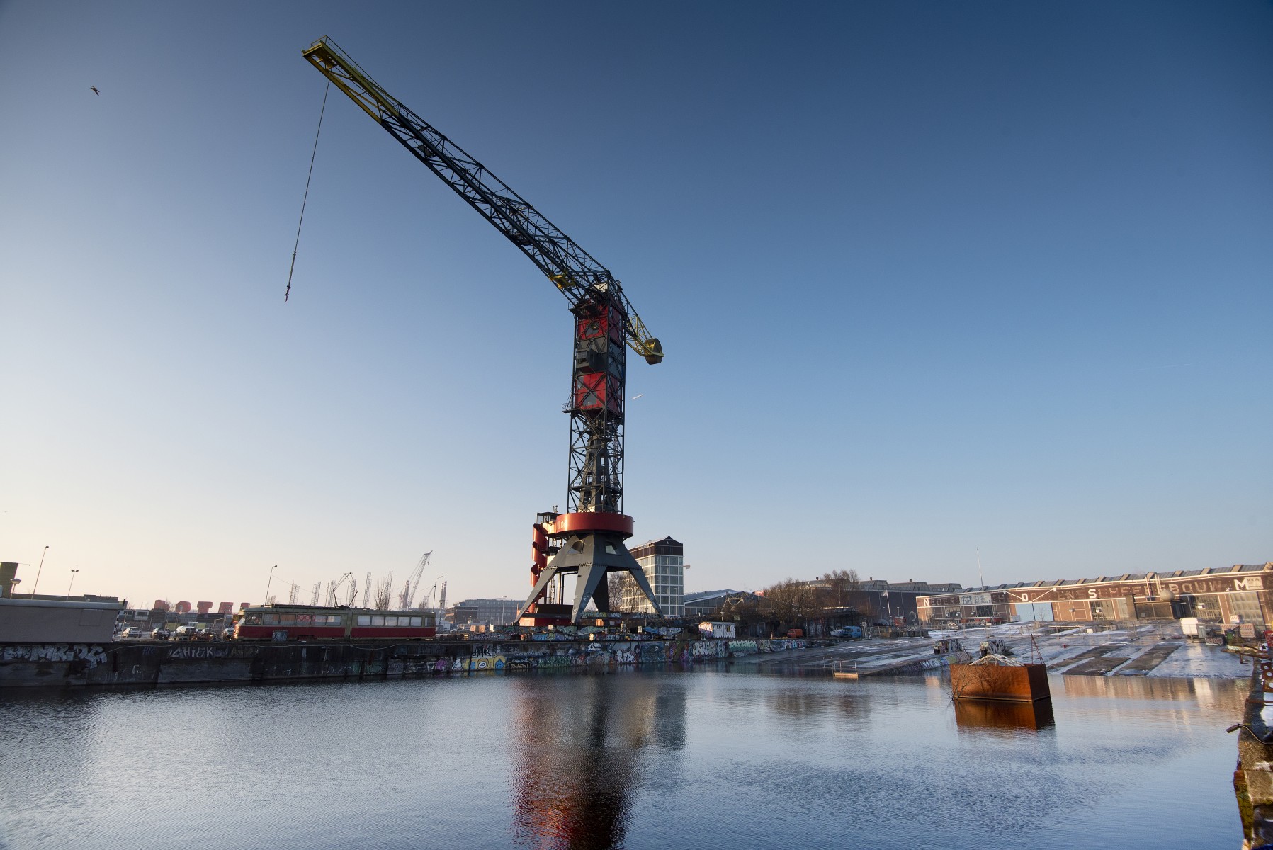 Amsterdamse bedrijvencoöperatie NDSM Energie en Eneco bundelen krachten voor schonere toekomst