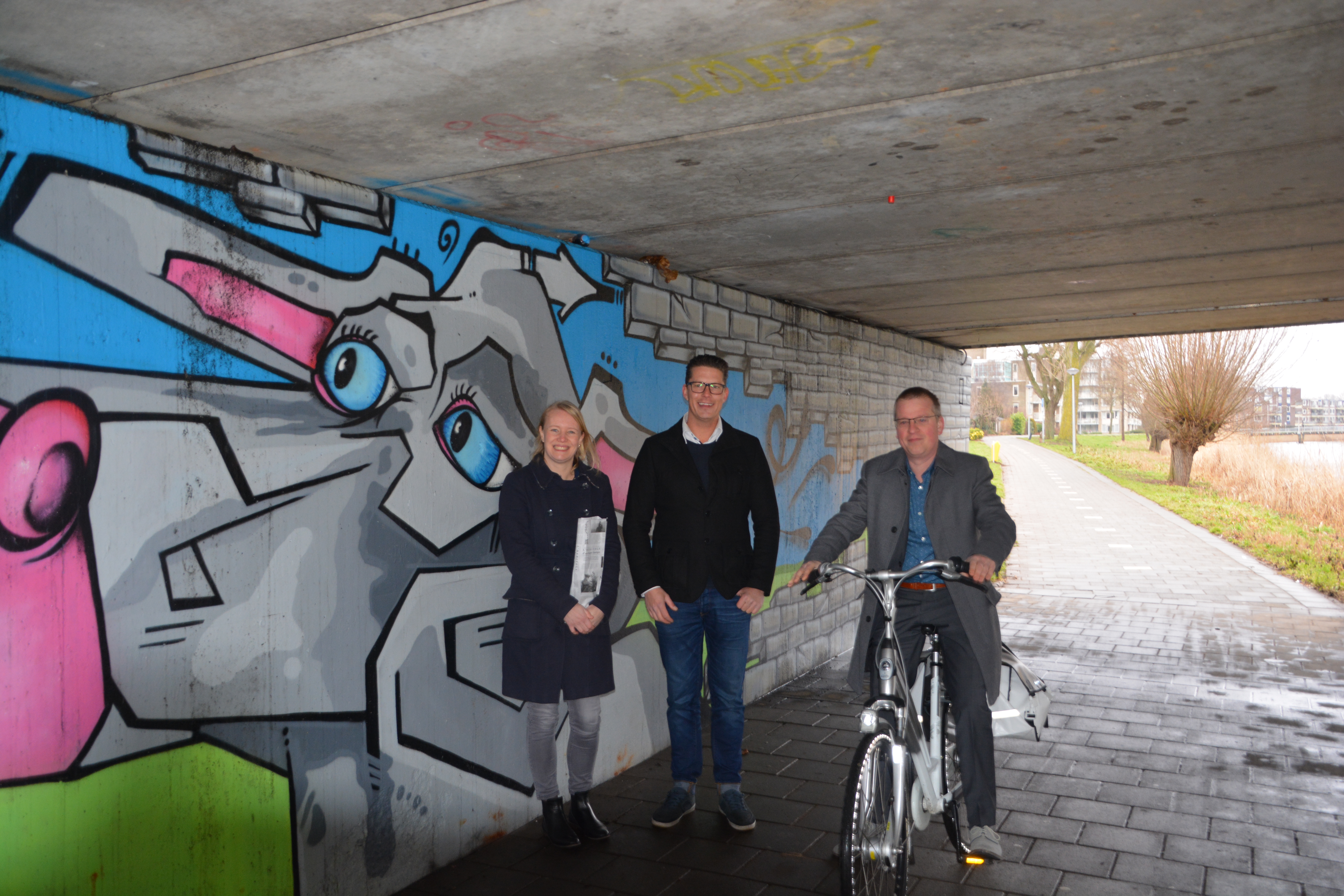 Muurschildering geeft fietsroute kleur