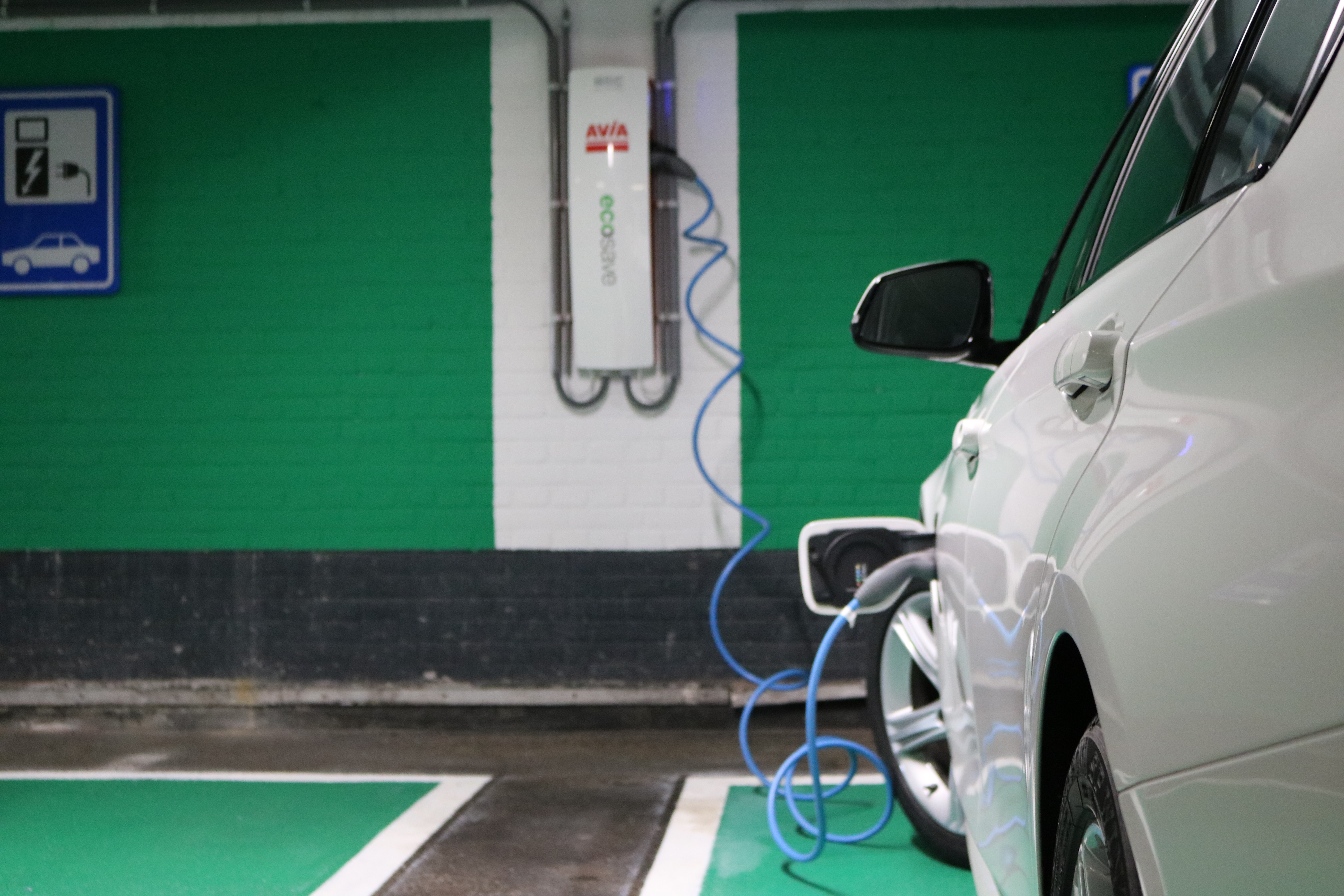 Winkelen laadt óók uw auto op