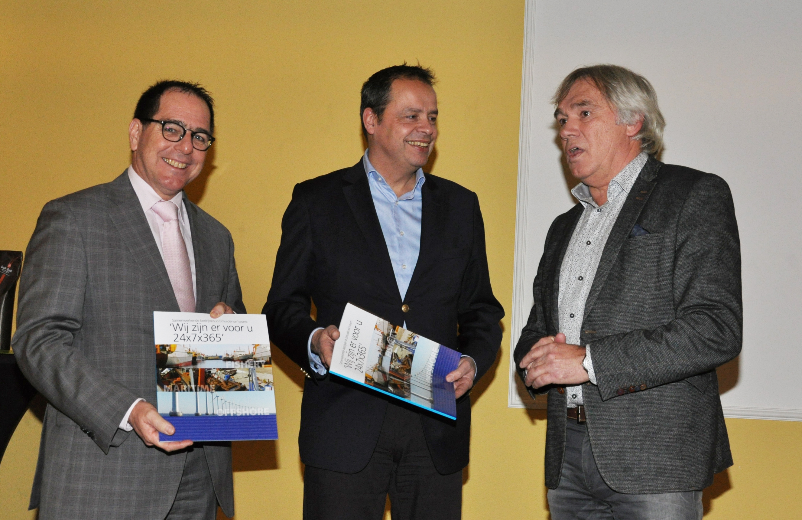 Bedrijven IJPOS presenteren zich met trots