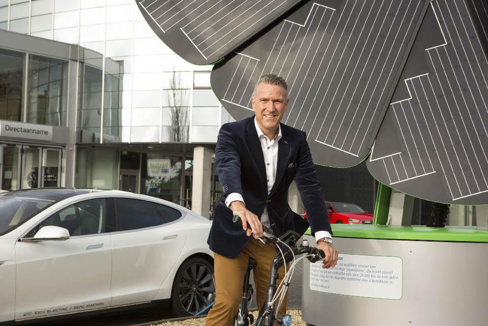 Gezond naar het werk op de leasefiets van Friesland Lease