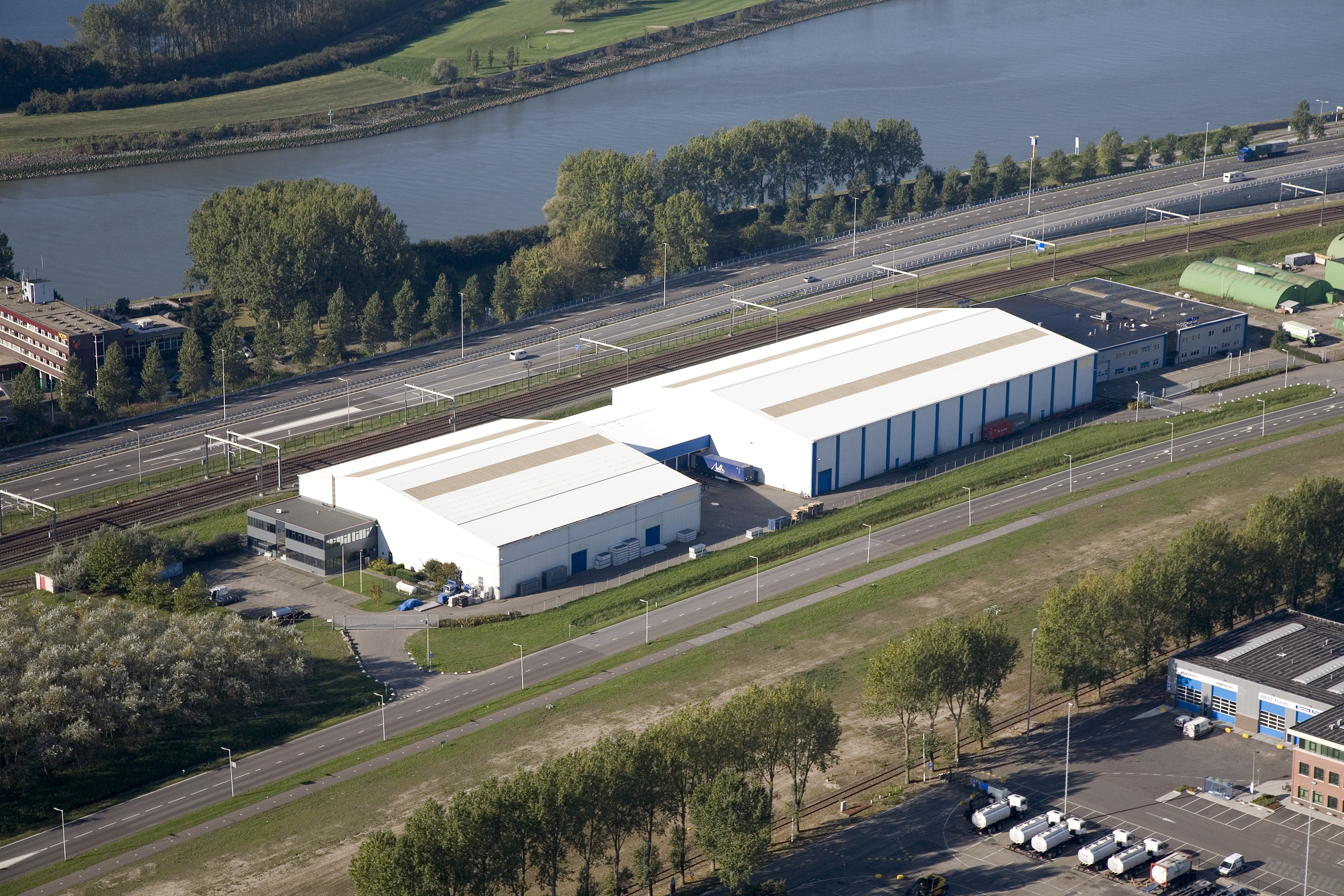 DHG verhuurt opslag- en distributiecentrum aan NedLog Warehousing