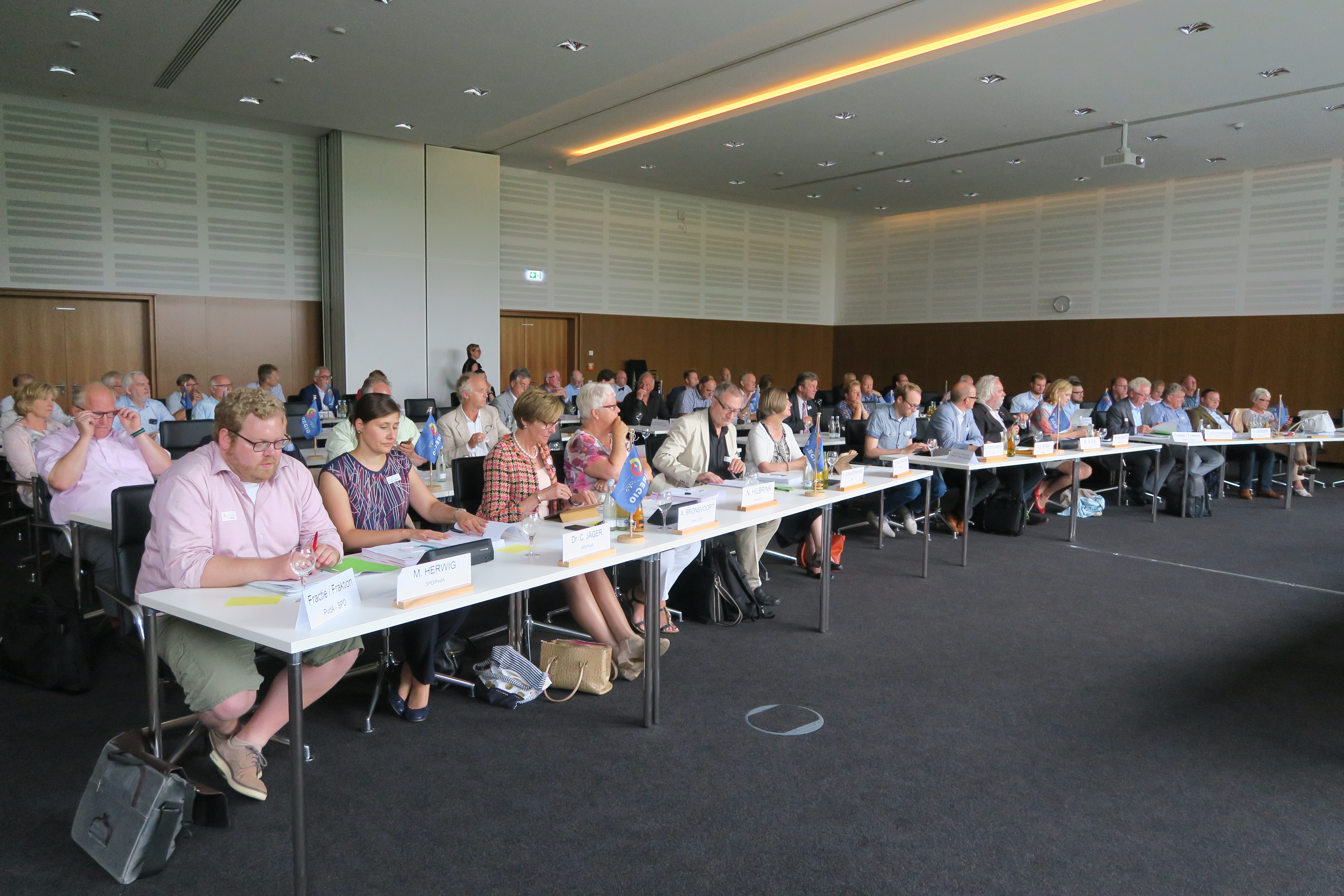 EUREGIO-Raad vergadert: tweetaligheid en goede bereikbaarheid belangrijk voor de regio