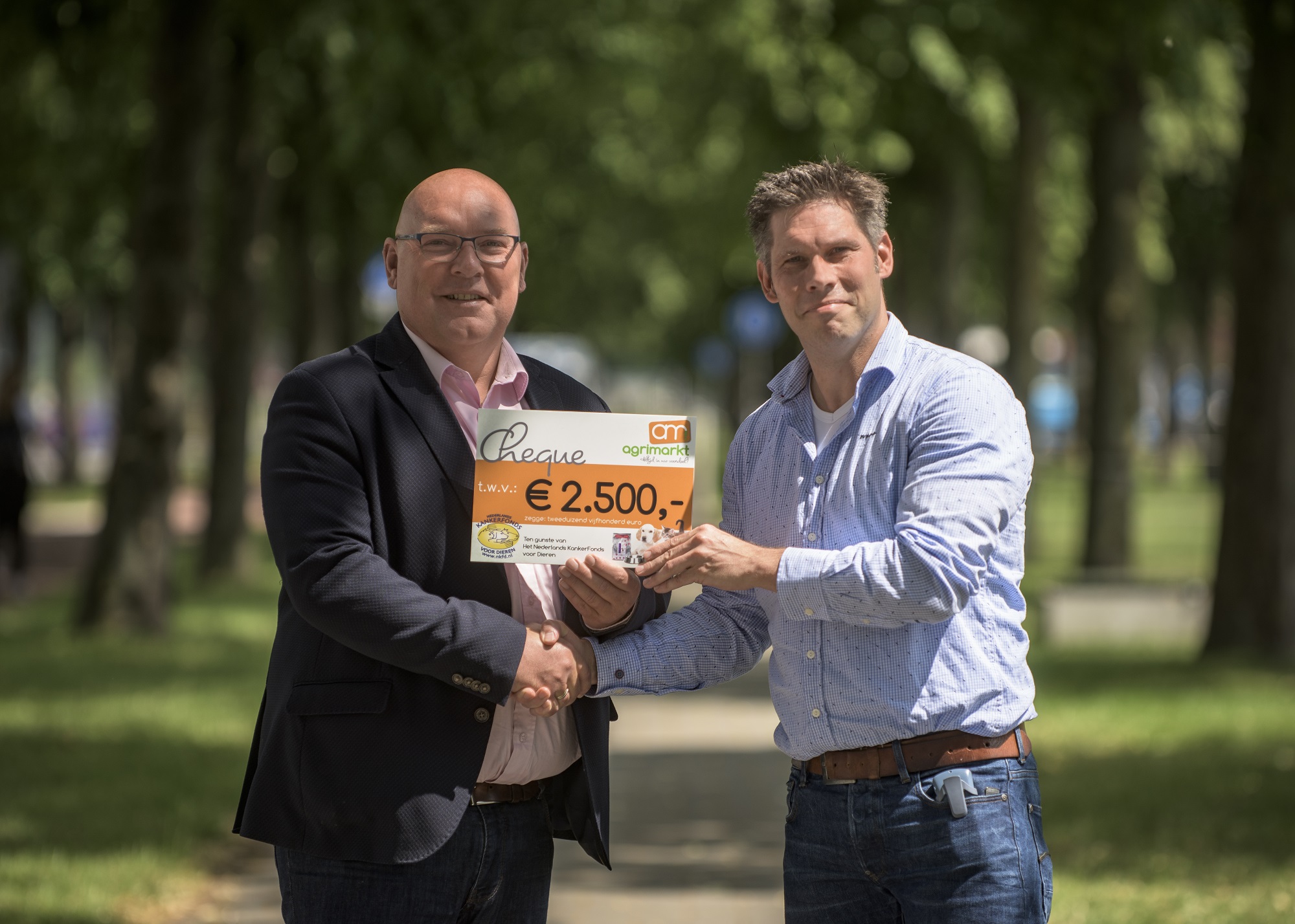 Agrimarkt doneert €2500,00 aan Nederlands KankerFonds voor Dieren