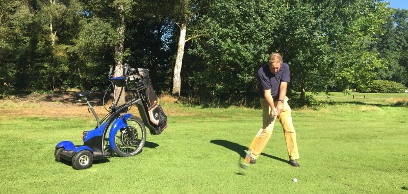 Met de Qugo Grasshopper comfortabel en vlot van green naar green