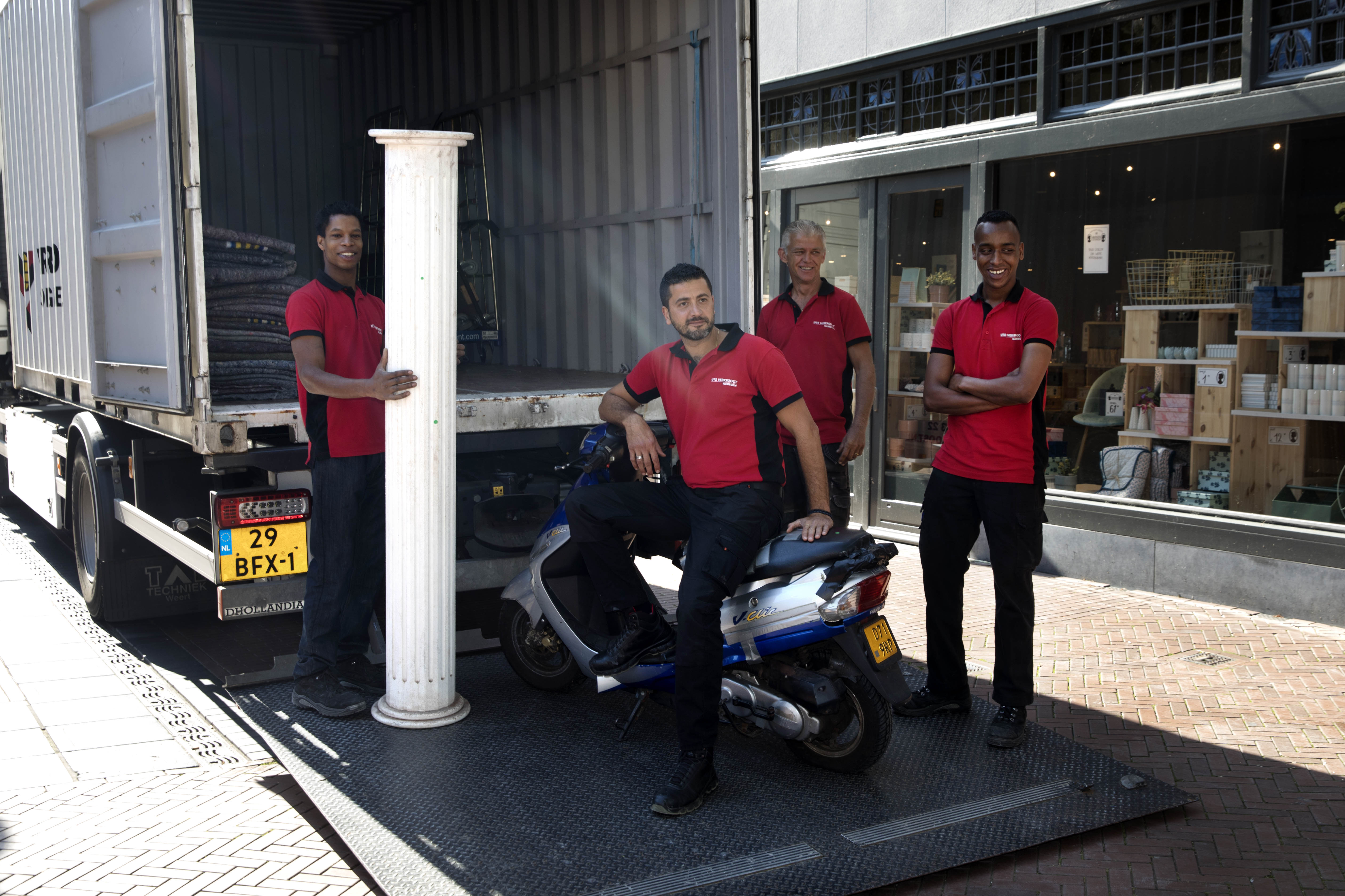 UTS Verkroost nam de uitdaging aan en hielp het Muzieum verhuizen!
