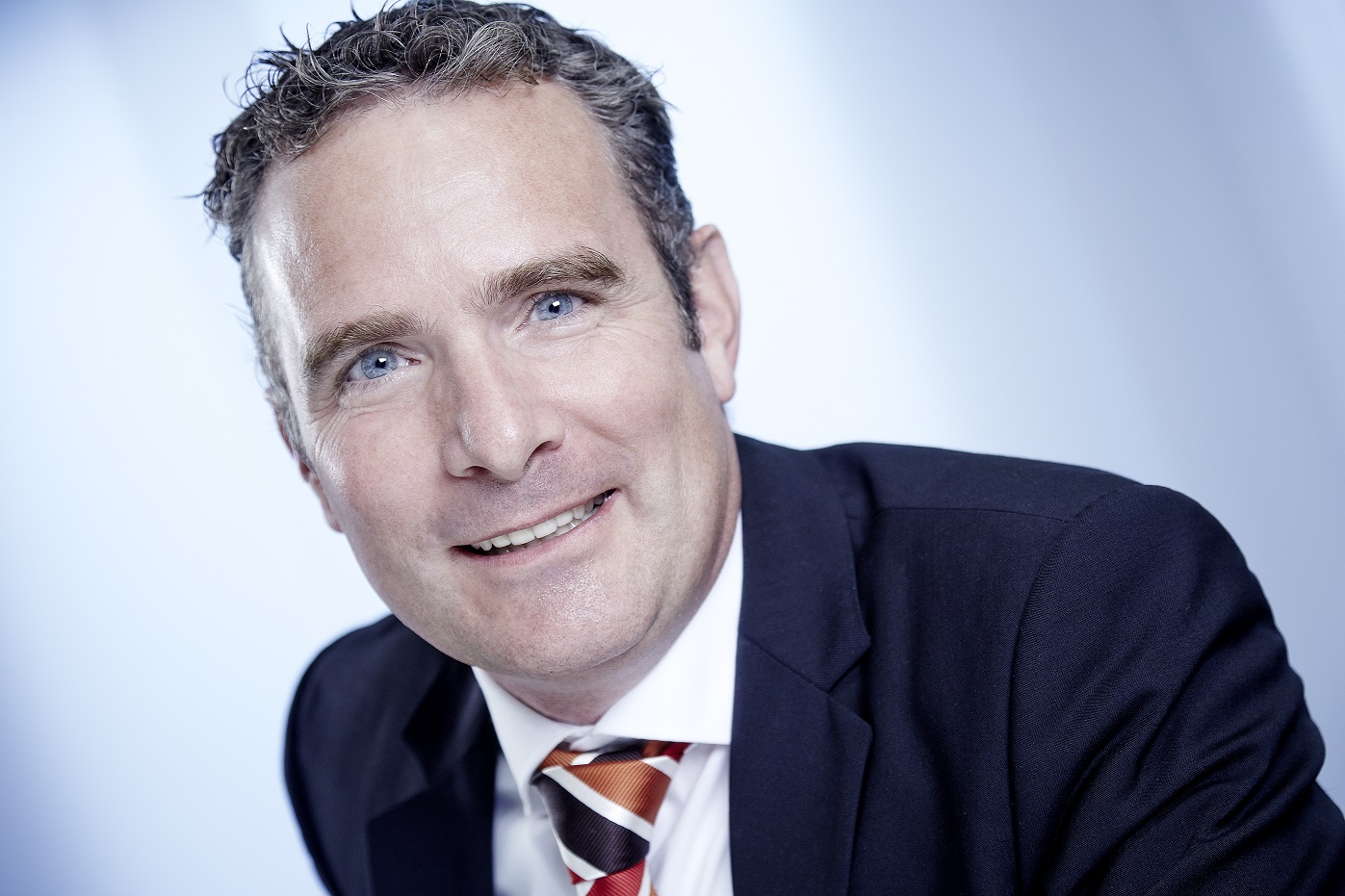 “Continuïteit en nieuw elan bij directiewissel TRILUX Benelux”