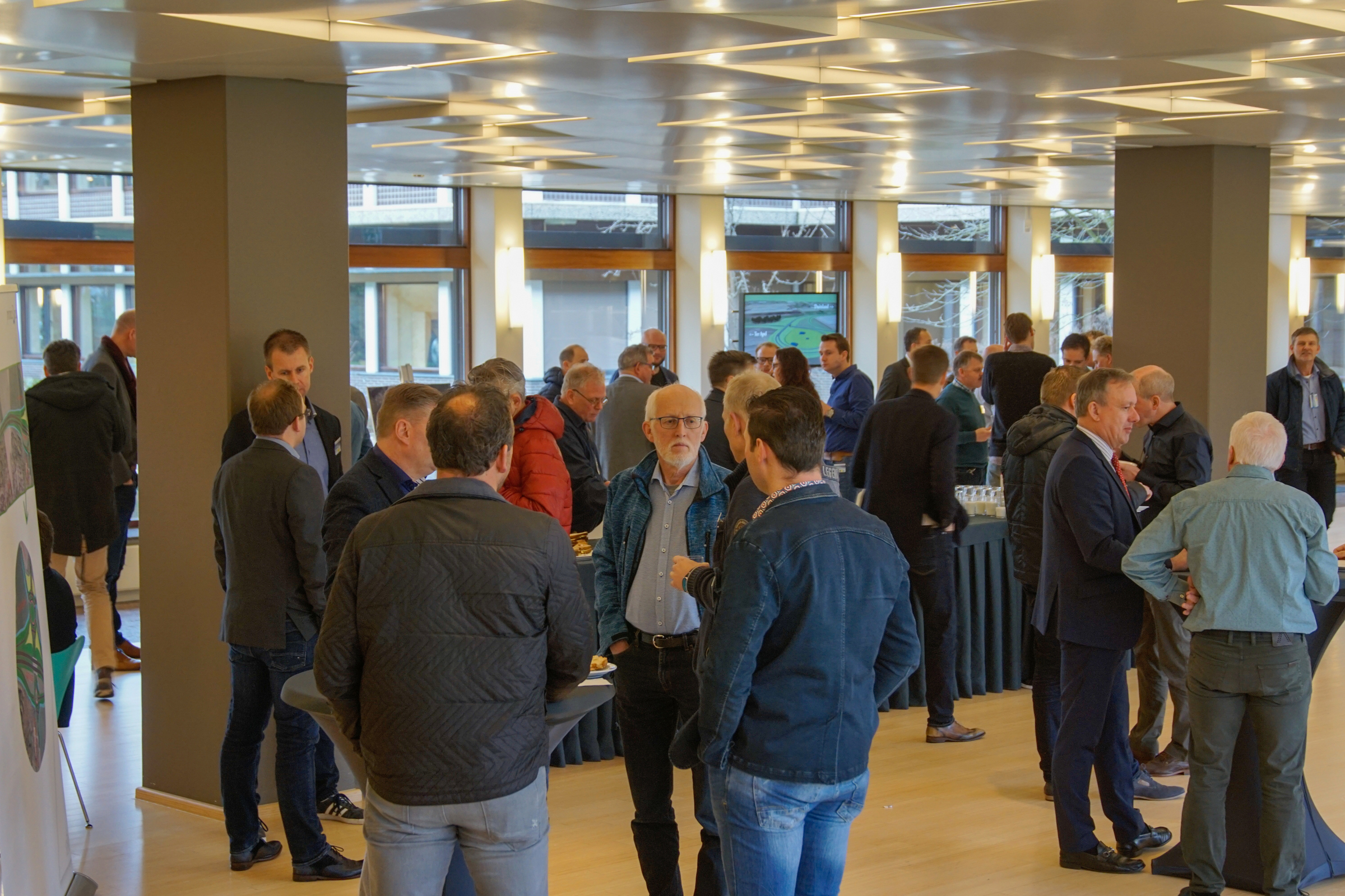 Grote opkomst Marktdag over grond-, weg- en waterbouwprojecten