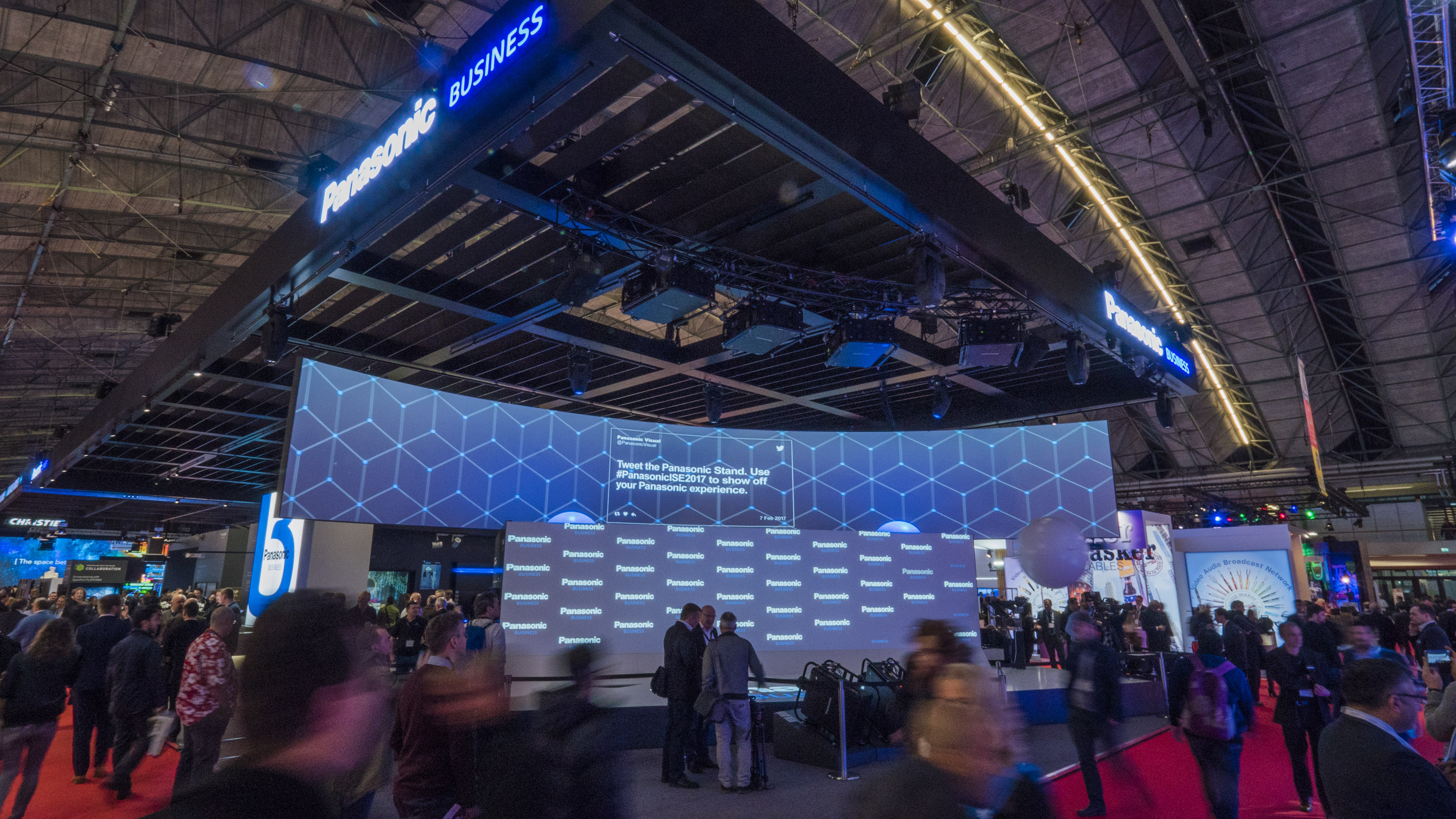 Panasonic creëert een holografische 'showstopper' op ISE 2018
