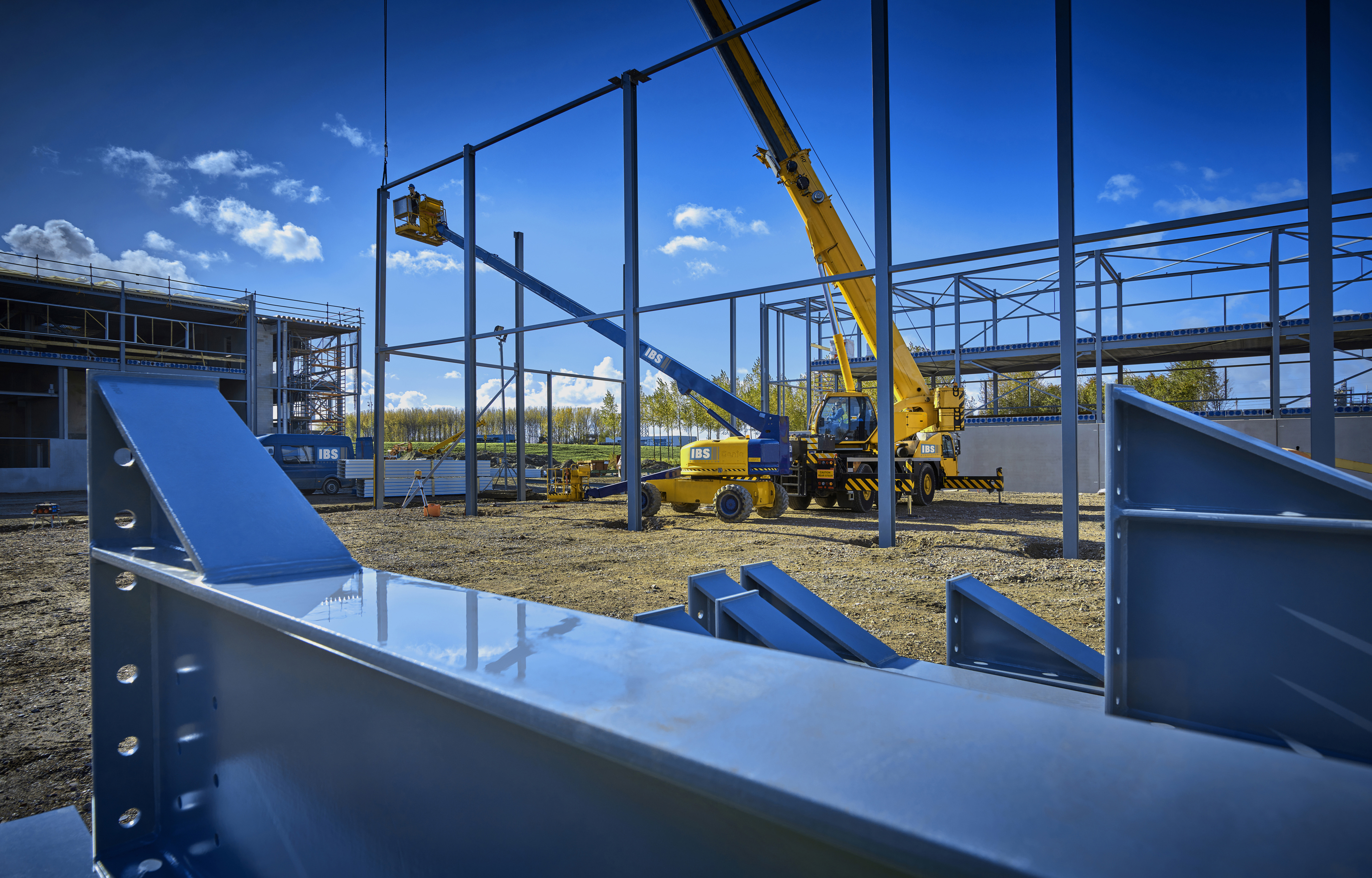 IZV en IBS - Specialist in gevelbekleding en staalconstructie