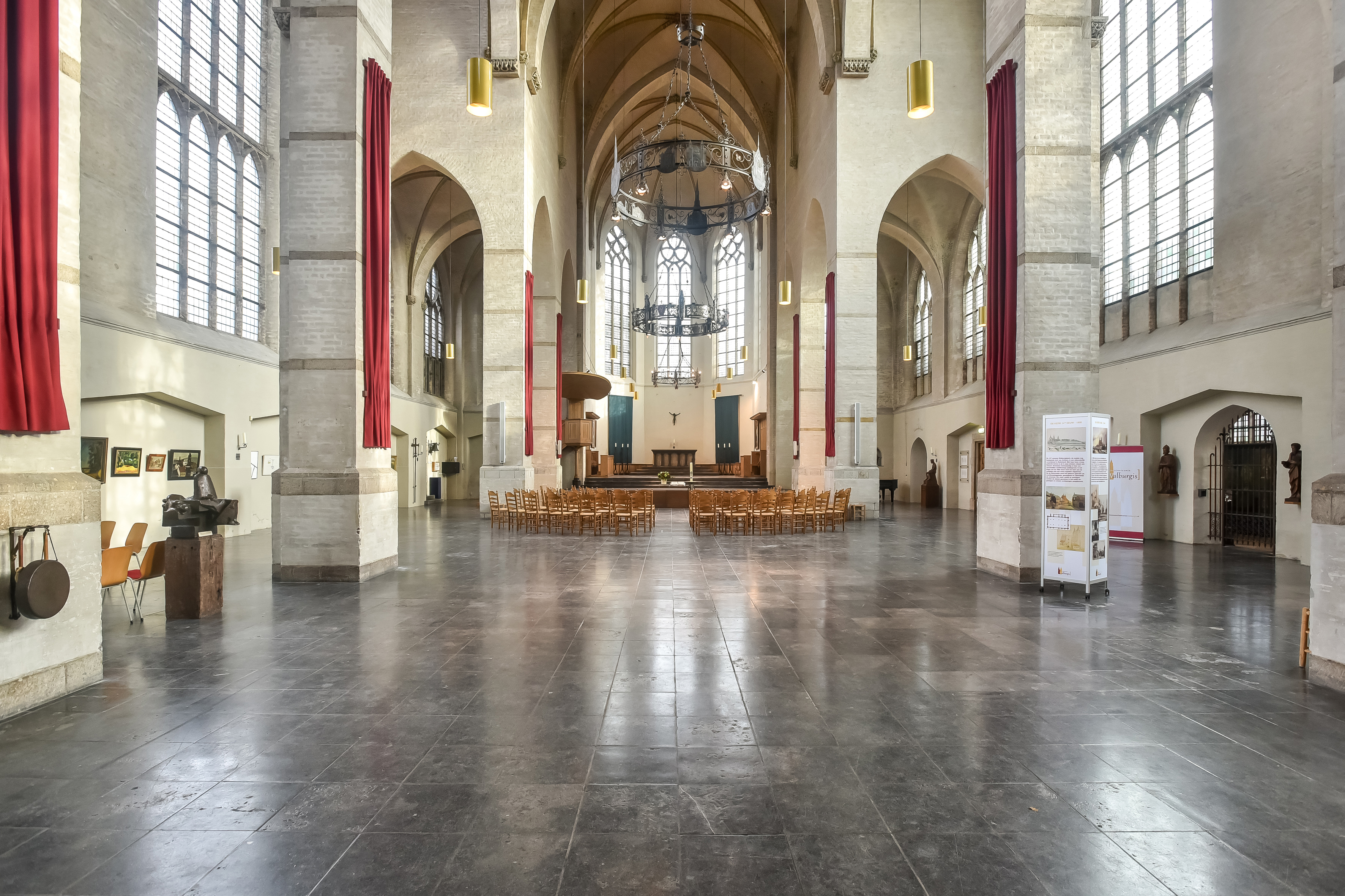 STRIJBOSCH THUNNISSEN VERKOOPT SINT WALBURGISKERK