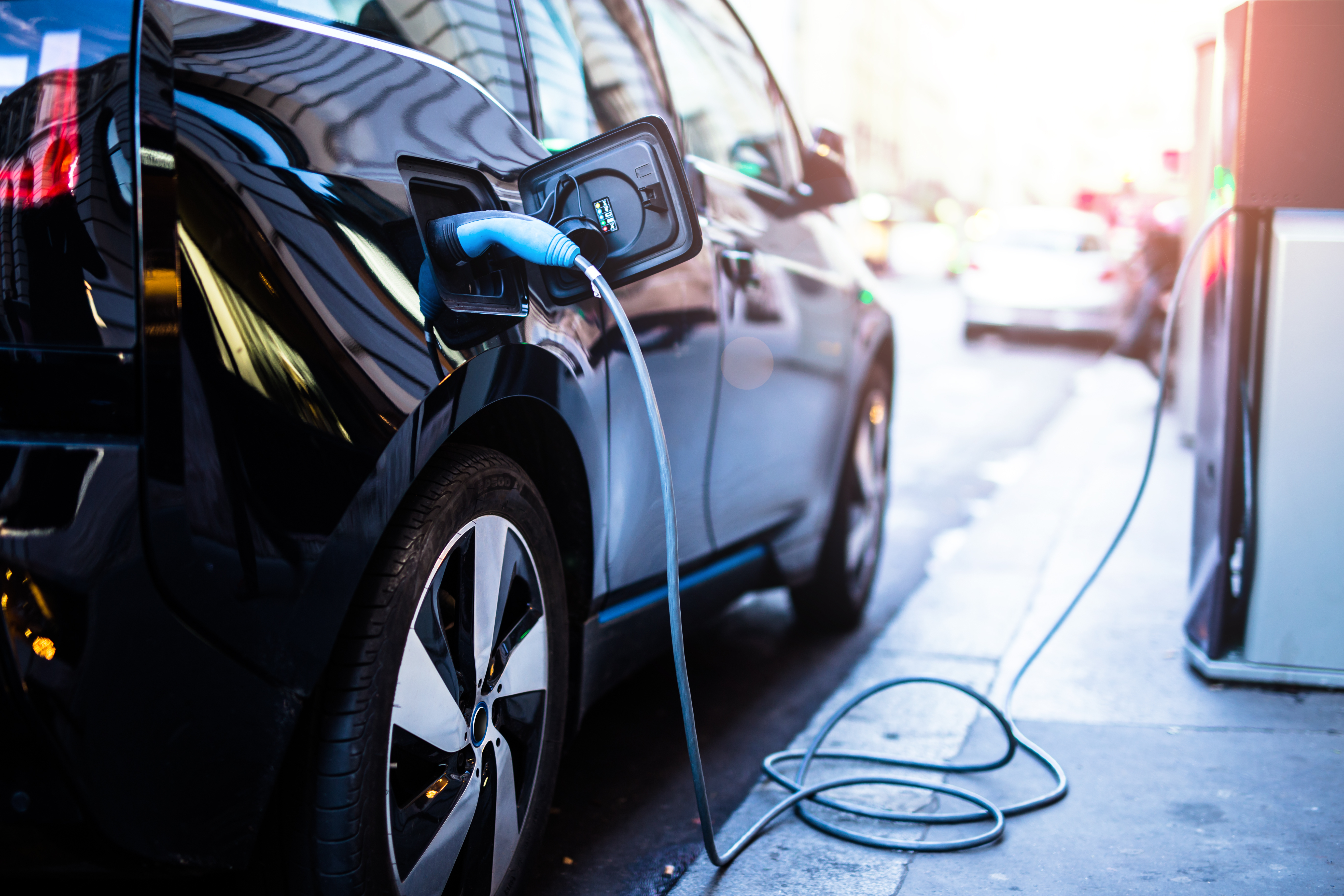 Nederlandse automobilisten massaal bereid elektrisch te rijden