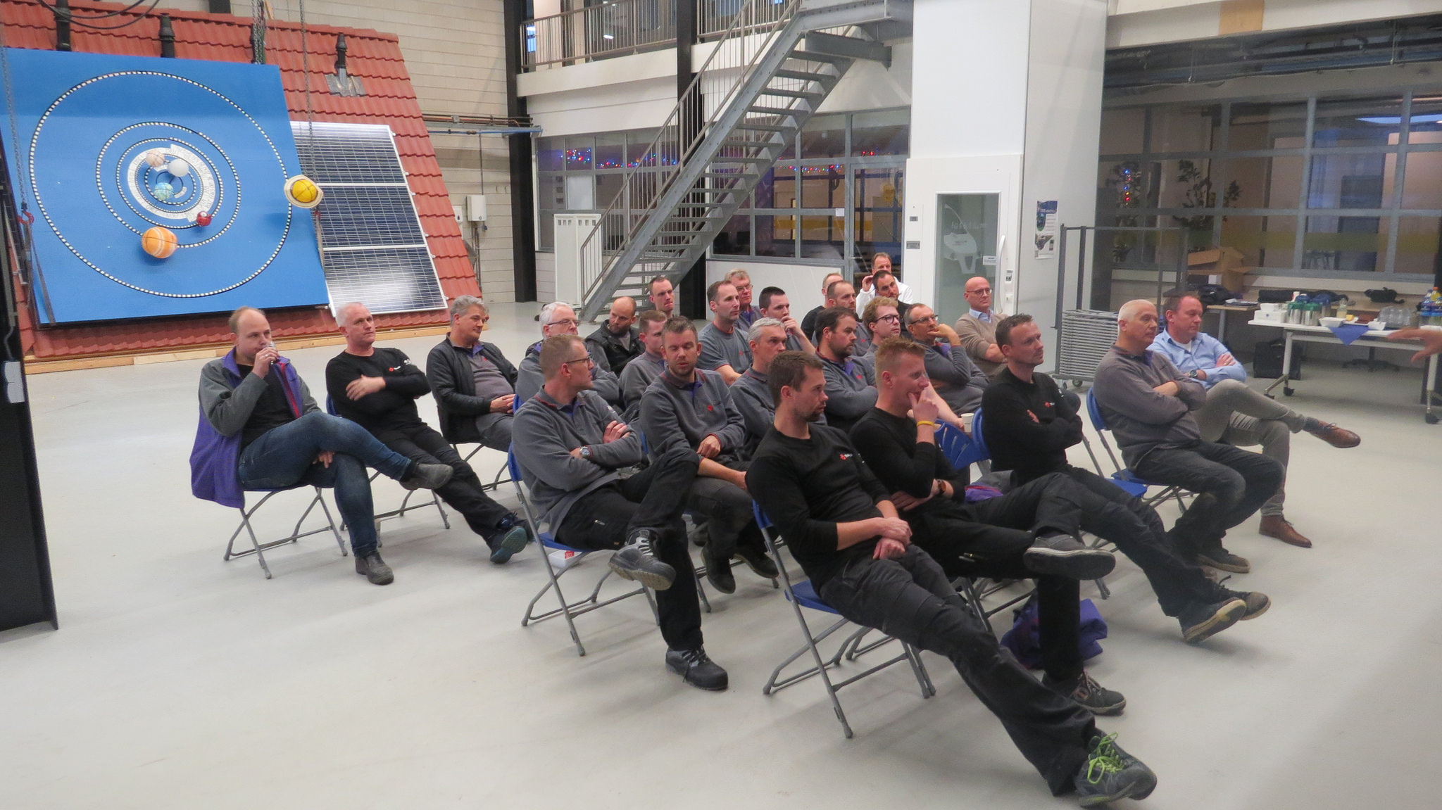 Werknemers Strukton Worksphere volgen les Cyber security in Innovatiewerkplaats