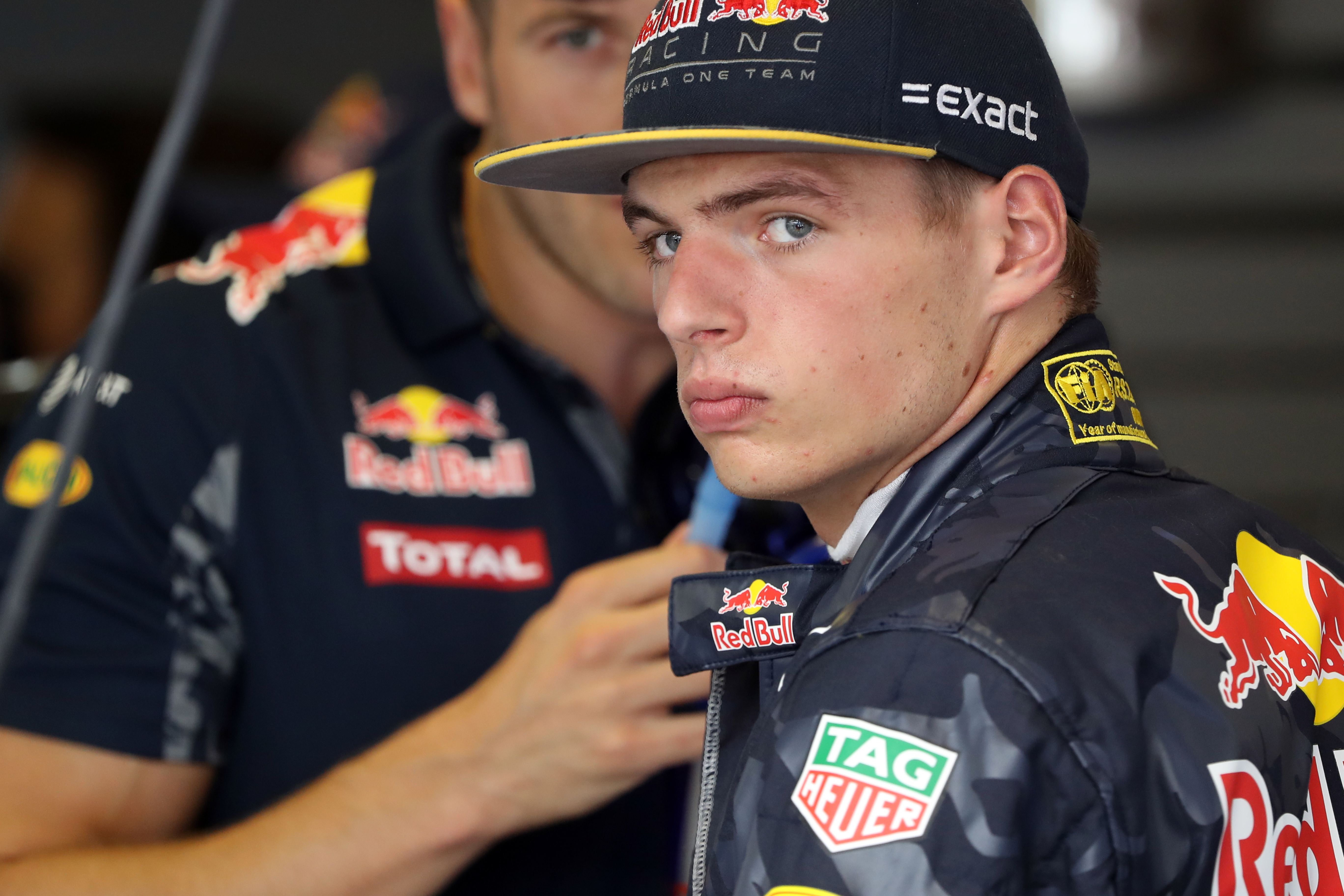 Nederlanders online dol op  Glennis Grace en Max verstappen