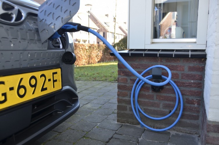Blue Current en Essent lanceren verborgen laadpaal
