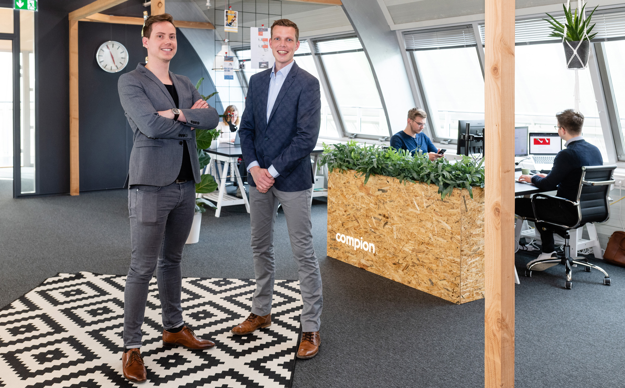 Communicatiebureau Compion neemt BrandDogs over