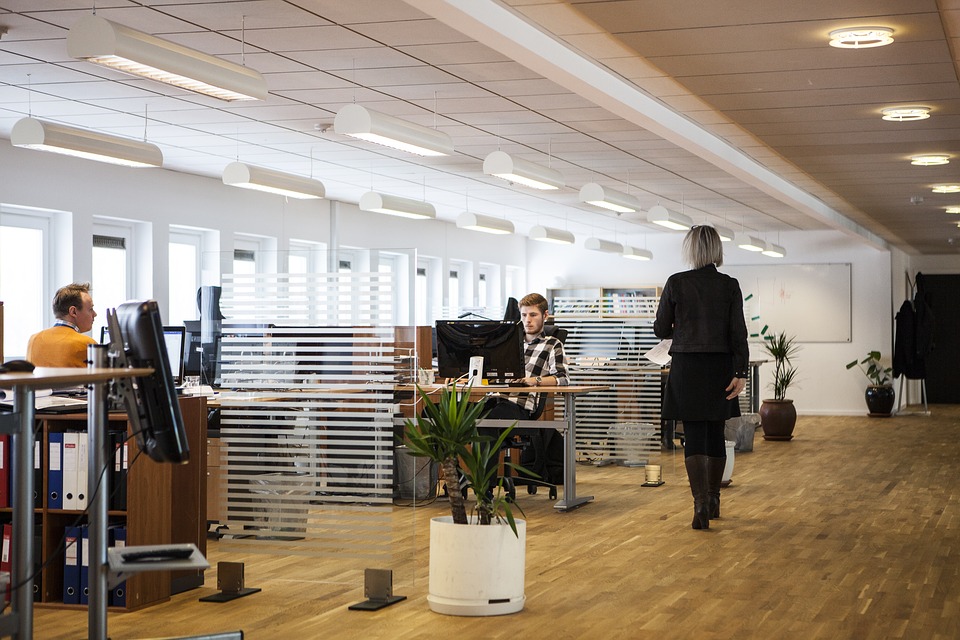 Online zakelijke energie vergelijken loont. Let ook op de prijs