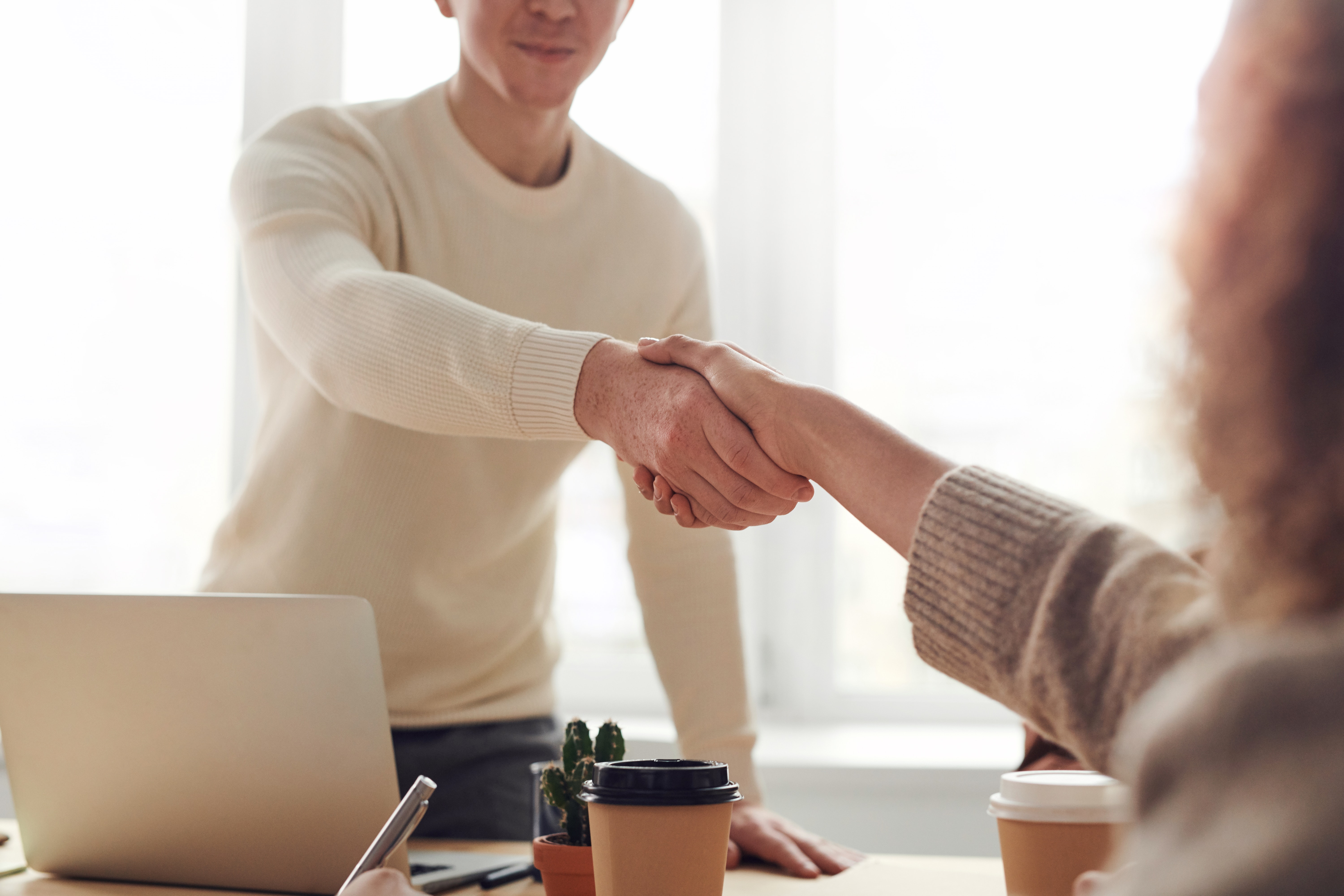 De voordelen van het werven van personeel via een uitzendbureau