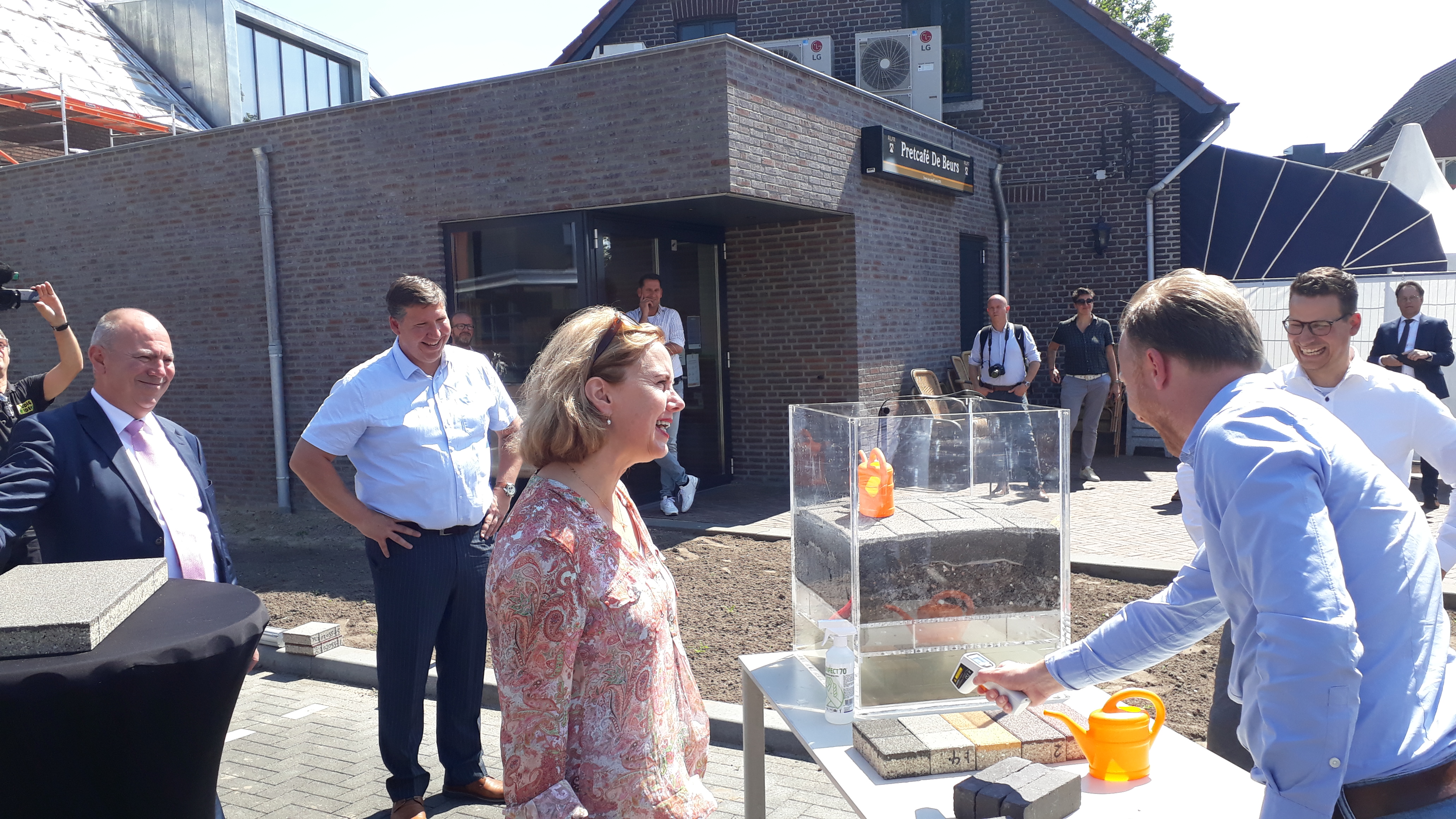 Minister bezoekt duurzaam Granova® DRAINMIX project