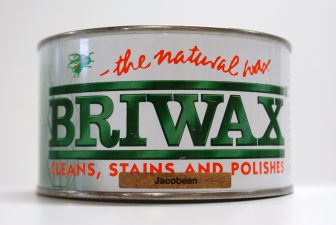 Onderhoud van kantoormeubels met Briwax