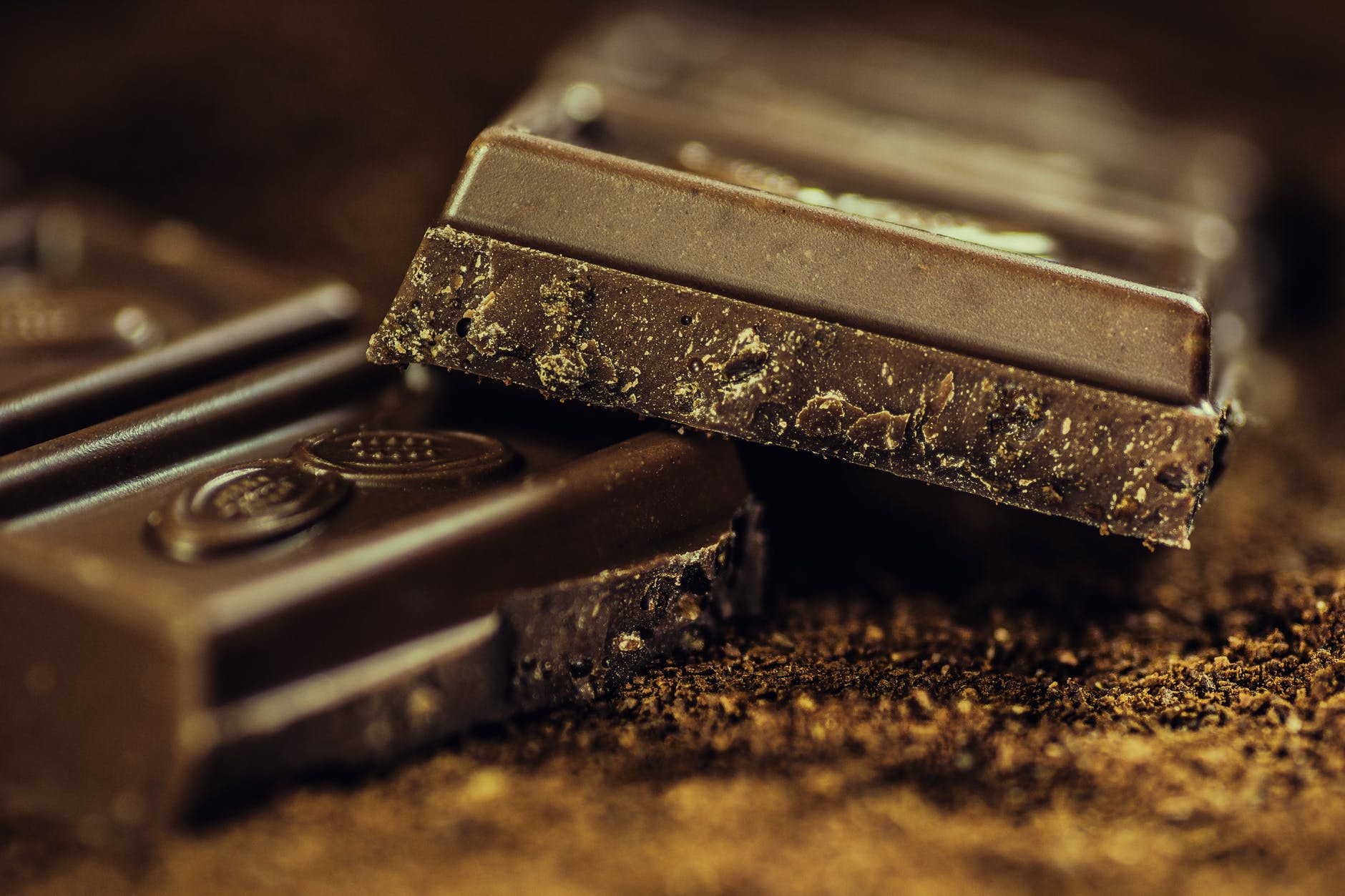 Afvalmaterialen inzetten om een aantrekkelijk en duurzaam verpakkingsdesign voor premium chocolade te maken