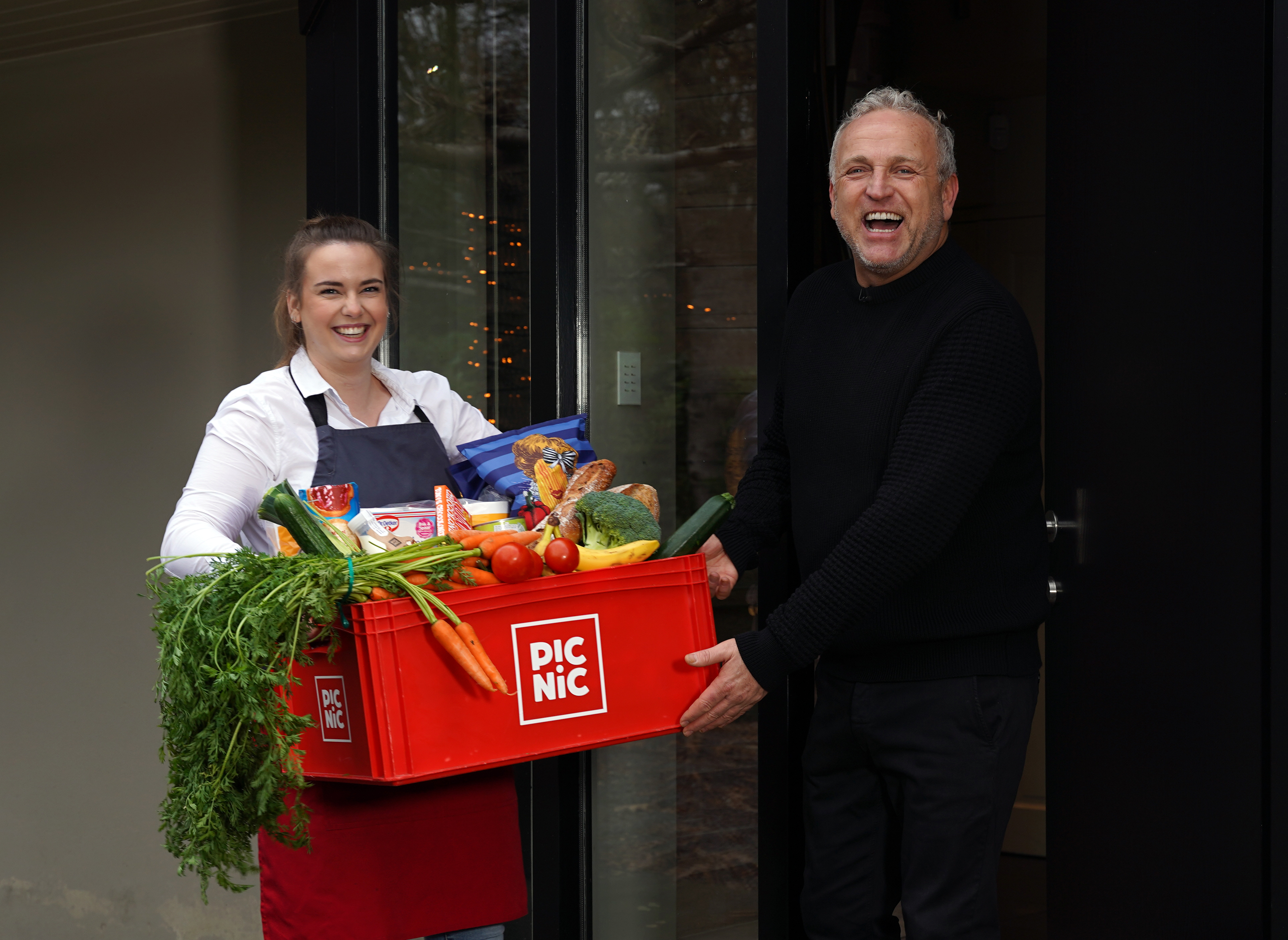 Websuper Picnic viert start in 't Gooi met bezoek aan Gordon