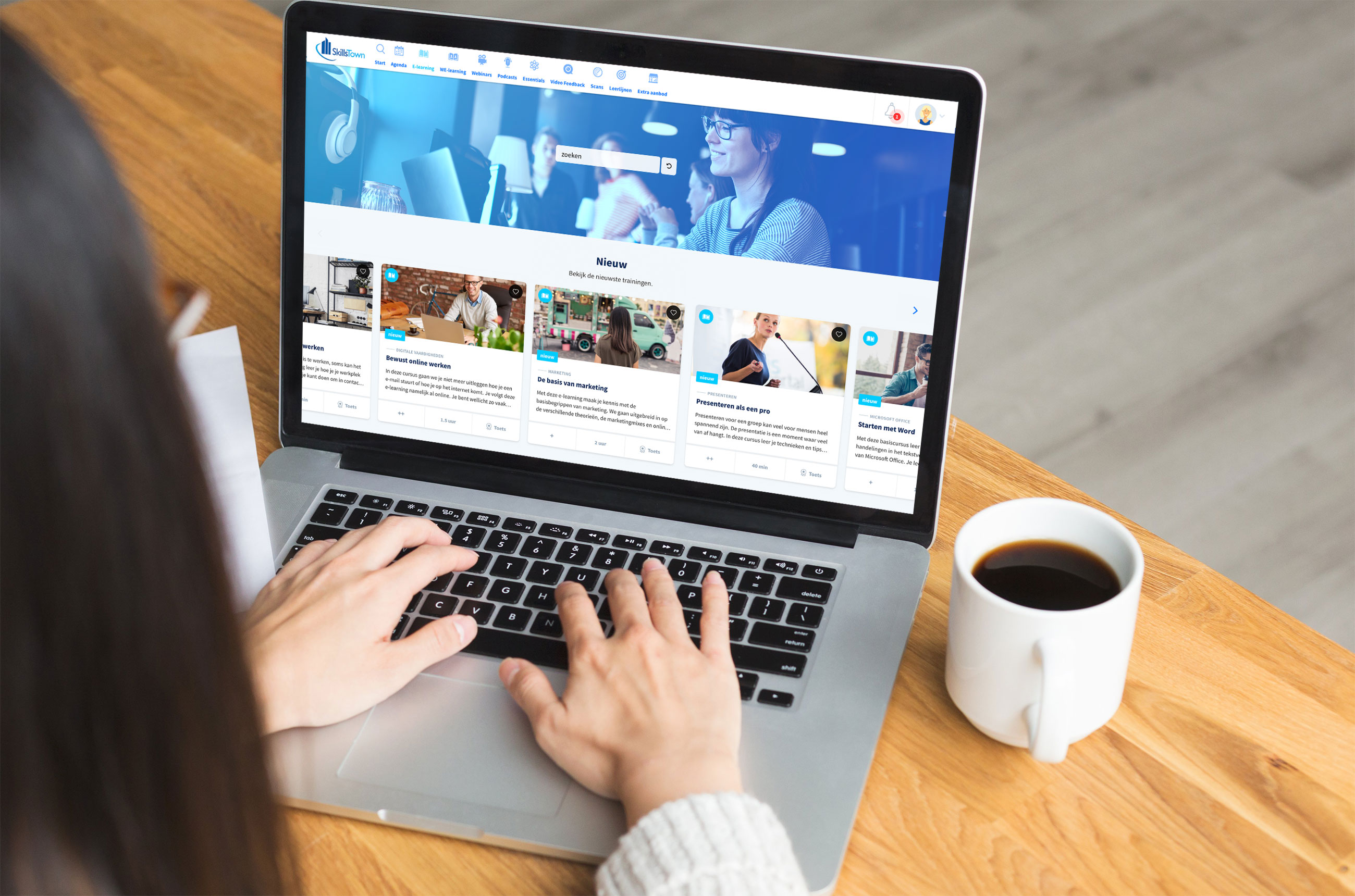 DE BLIJVENDE OVERSTAP VAN OFFLINE NAAR ONLINE LEREN