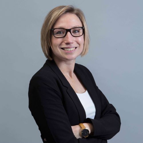 Tessa de Vor, de nieuwe managing director van Adapt Analytics, zet medewerkers op 1