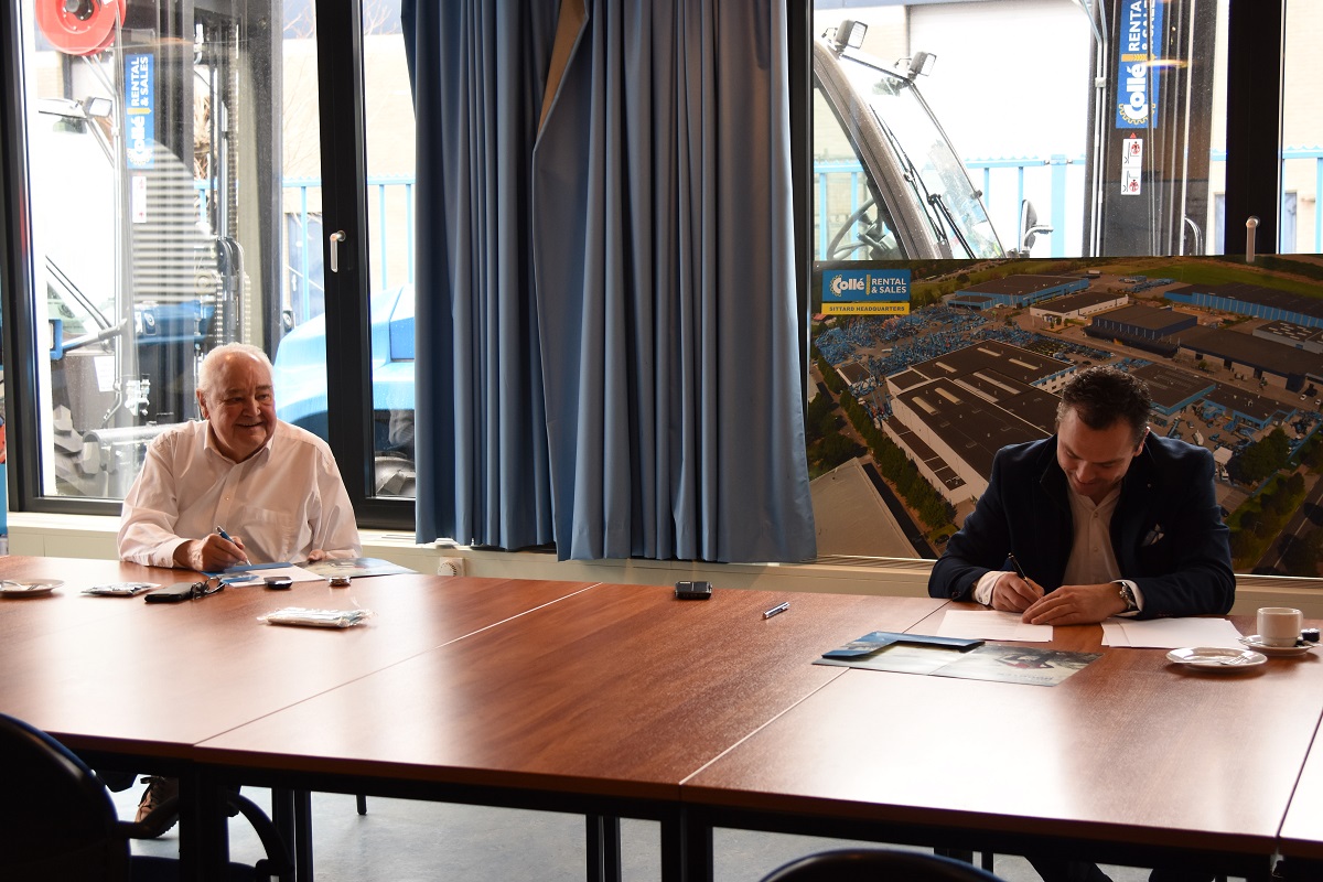 Wereldprimeur hybride autohoogwerker en samenwerking Fortron