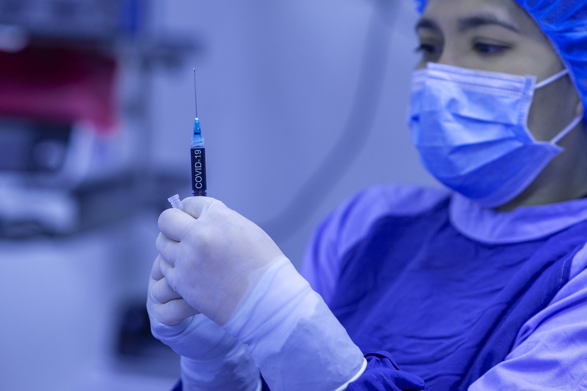 Vertraging vaccinatie kost Nederland bijna € 1 miljard per week