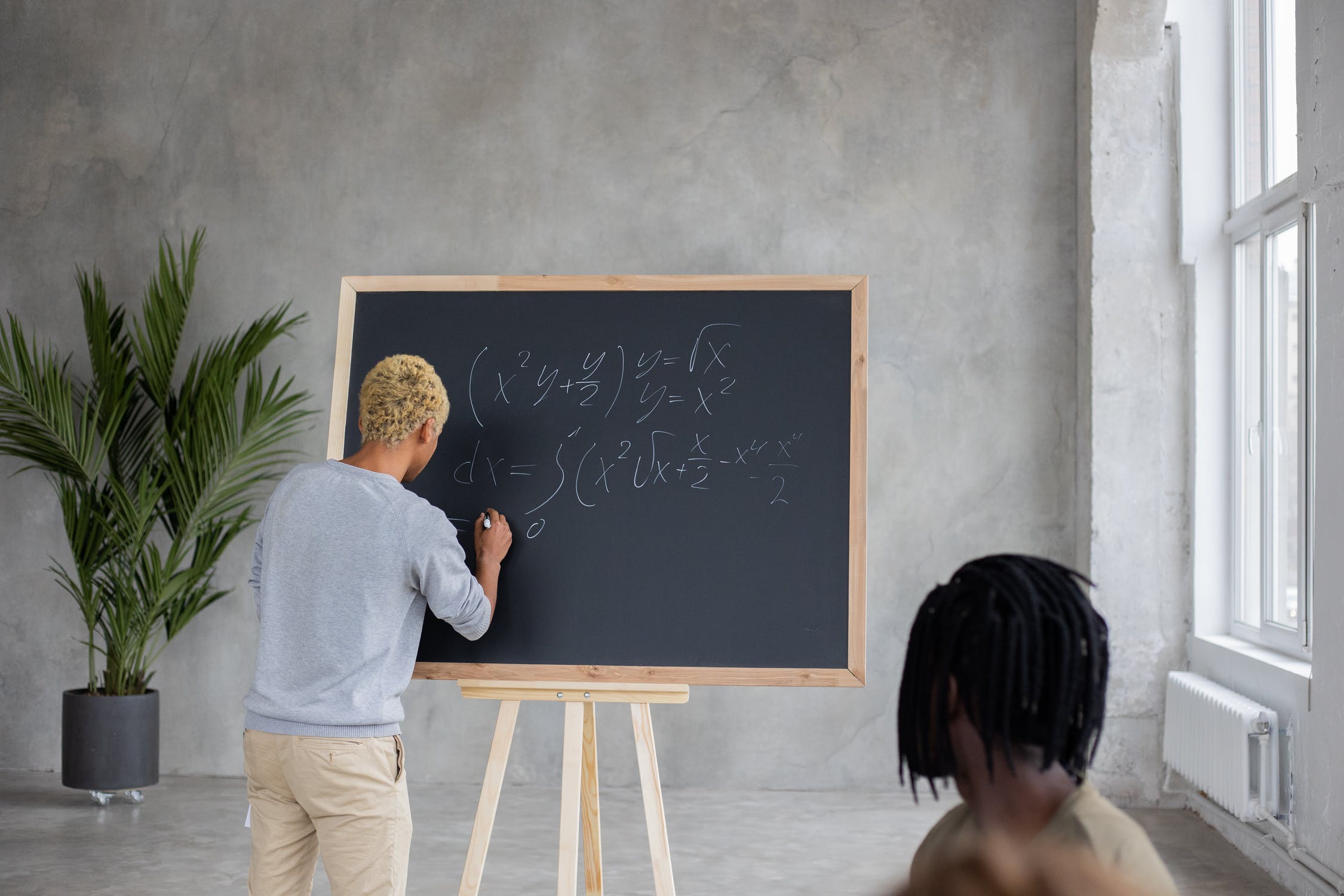 PwC-onderzoek: investeer meer in praktijkgericht onderzoek hbo