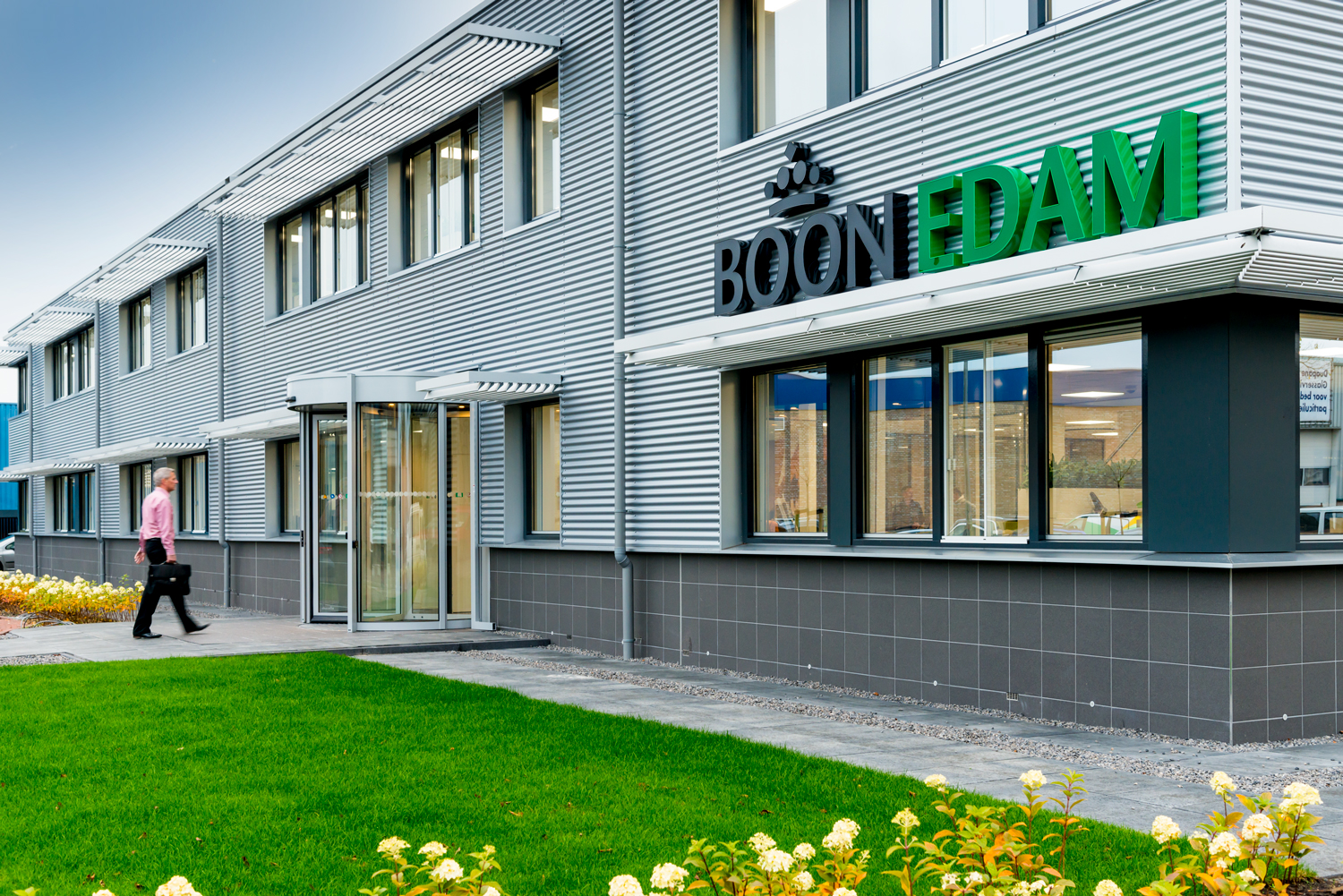 Wereldmarktleider in beveiligingsentrees en architectonische draaideuren