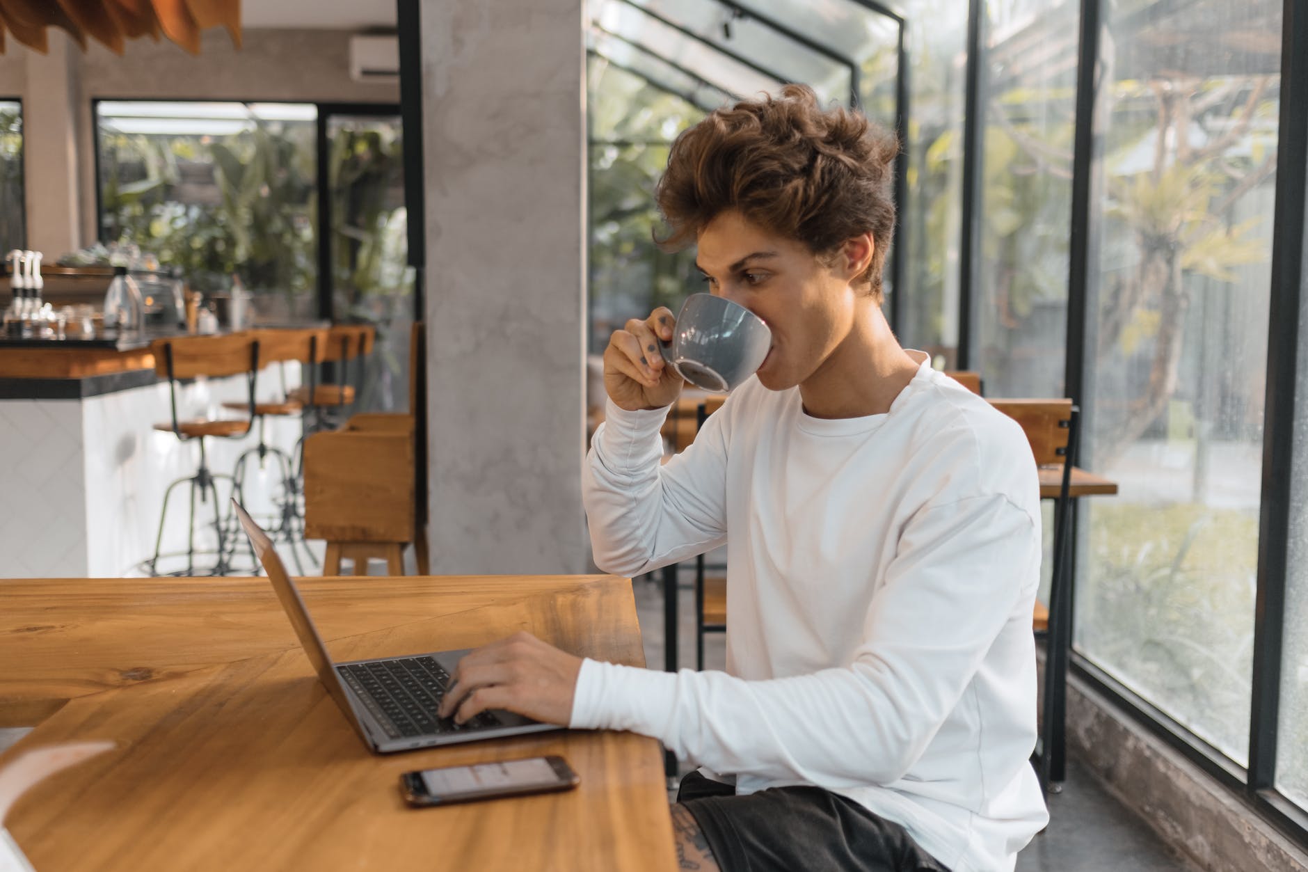 Please lanceert Aybler: een uniek alles-in-een platform voor werkgevers