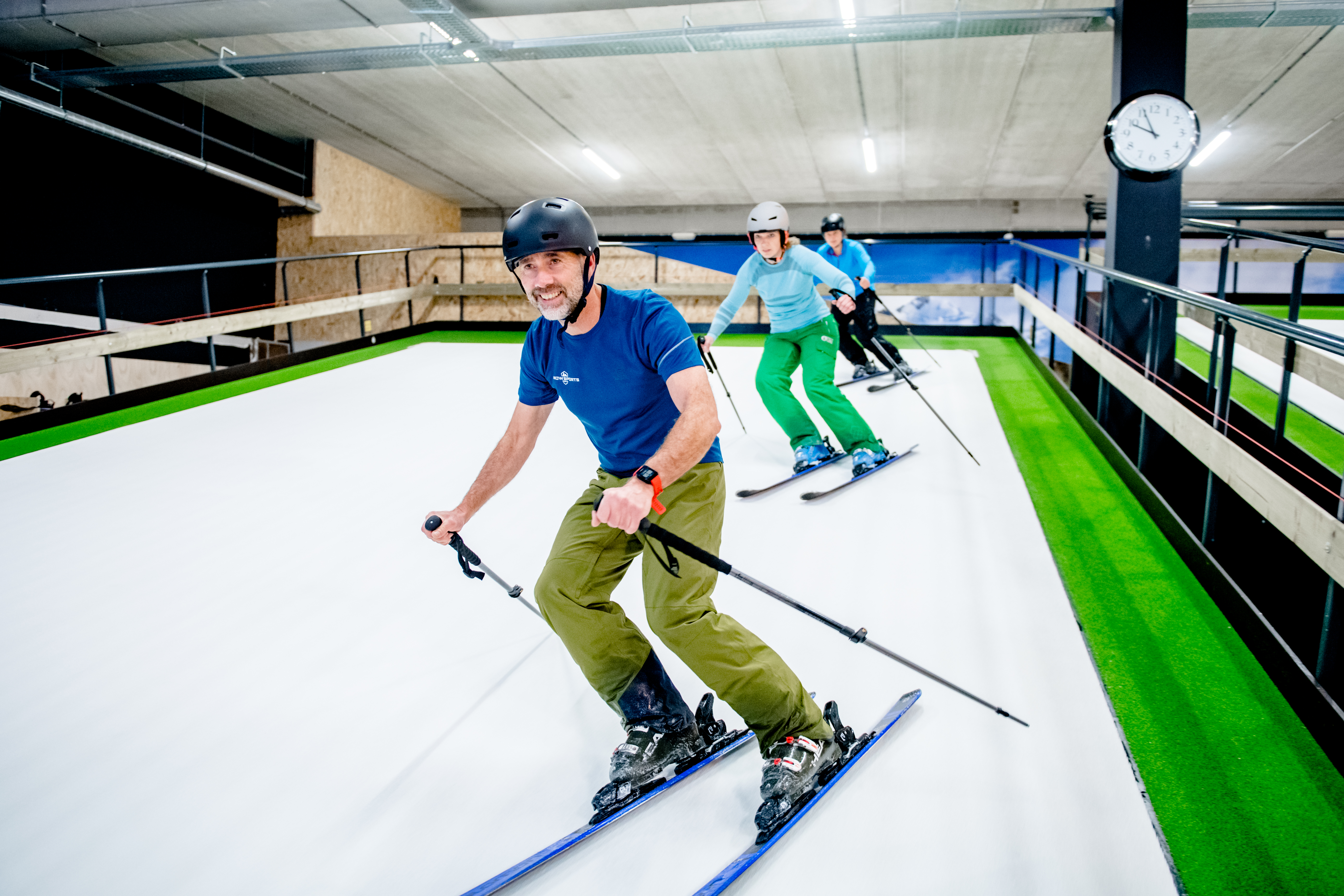 Tijdens open dagen kan iedereen skiën of snowboarden