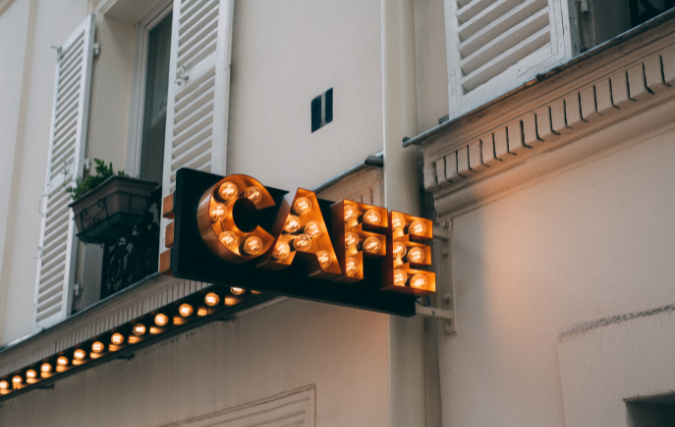 Aantal cafés droogt steeds sneller op