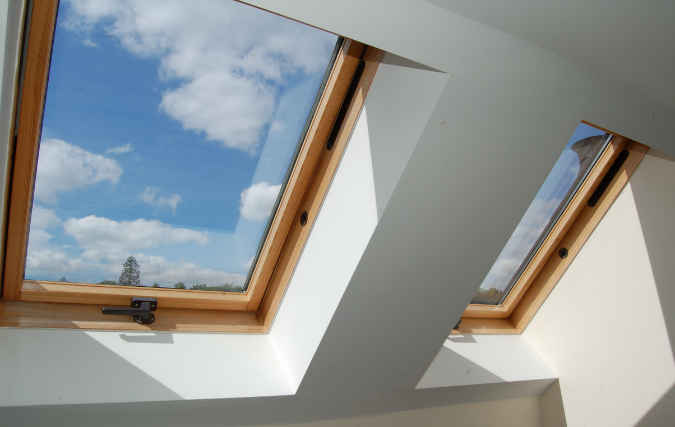 Dakvensteronline: Uw Betrouwbare Partner voor Velux Dakramen en Accessoires