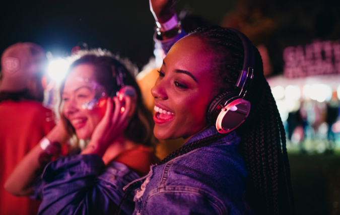 De nieuwe trend Silent Disco voor bedrijfsfeesten!