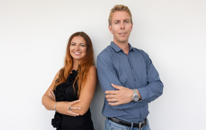 Edwin & Julia maken investeren toegankelijk met YouTube show ‘Angels & Dragons’