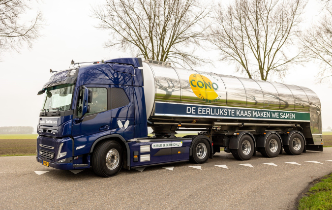 Eerste elektrische melkwagen in Nederland rijdt voor CONO Kaasmakers