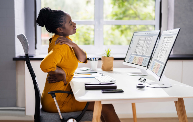 Waarom gun je iedereen een ergonomische bureaustoel?