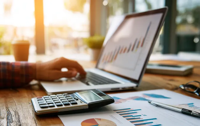 Slimmer uitgavenbeheer: grip krijgen op je financiën in onzekere tijden