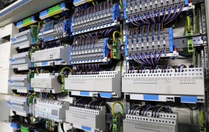 Groepenkasten: Een Essentiële Schakel in Elektrische Installaties