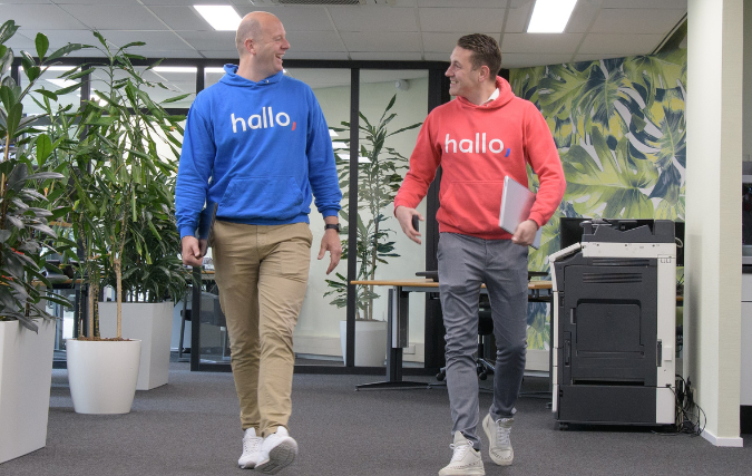 hallo, versterkt zich met KLAR Partners om leidende IT service provider voor MKB in Europa te worden