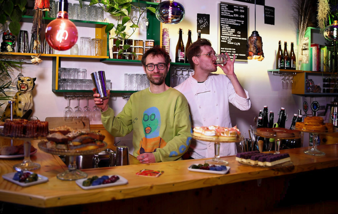 Kombucha brouwerij en pâtisserie Leave Your Sword breidt uit naar buurtwinkel en productieruimte in Amsterdam Noord 