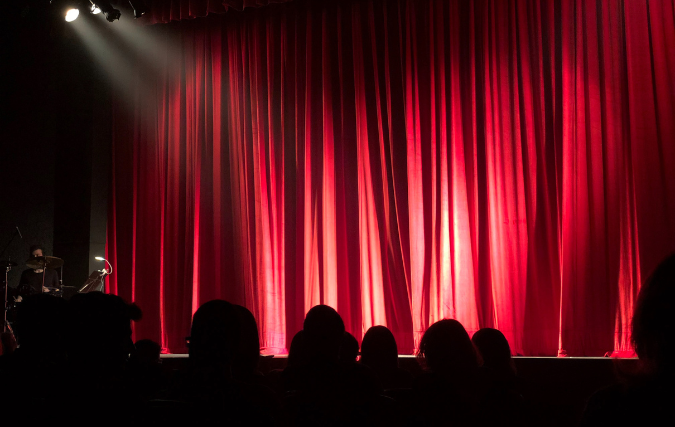 Bezoekers ervaren ‘de wereld zonder zicht’ tijdens Theater Rimpelingen