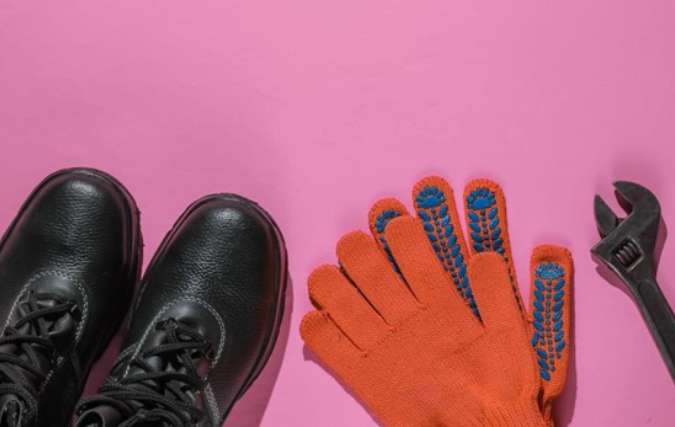 Waarom vragen ondernemers zich af of werkschoenen fiscaal aftrekbaar zijn?