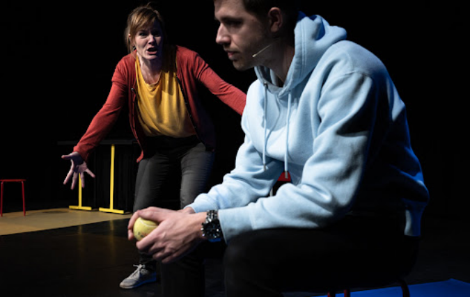 Krachtige vuist tegen depressie in het DeLaMar Theater